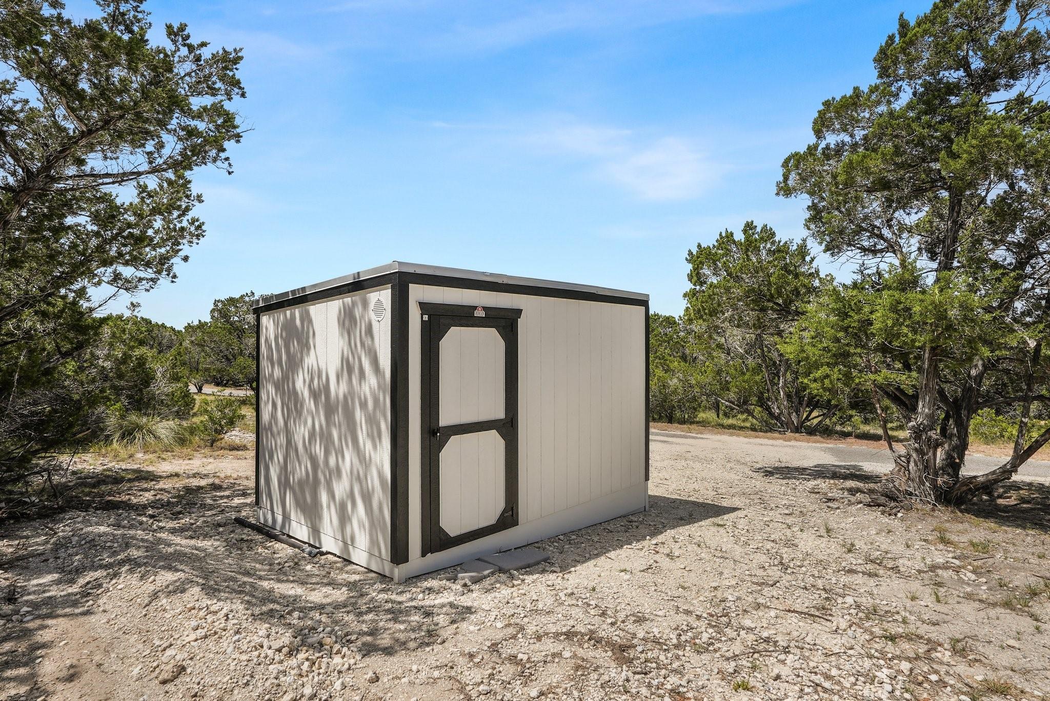 631 Lakeside DR