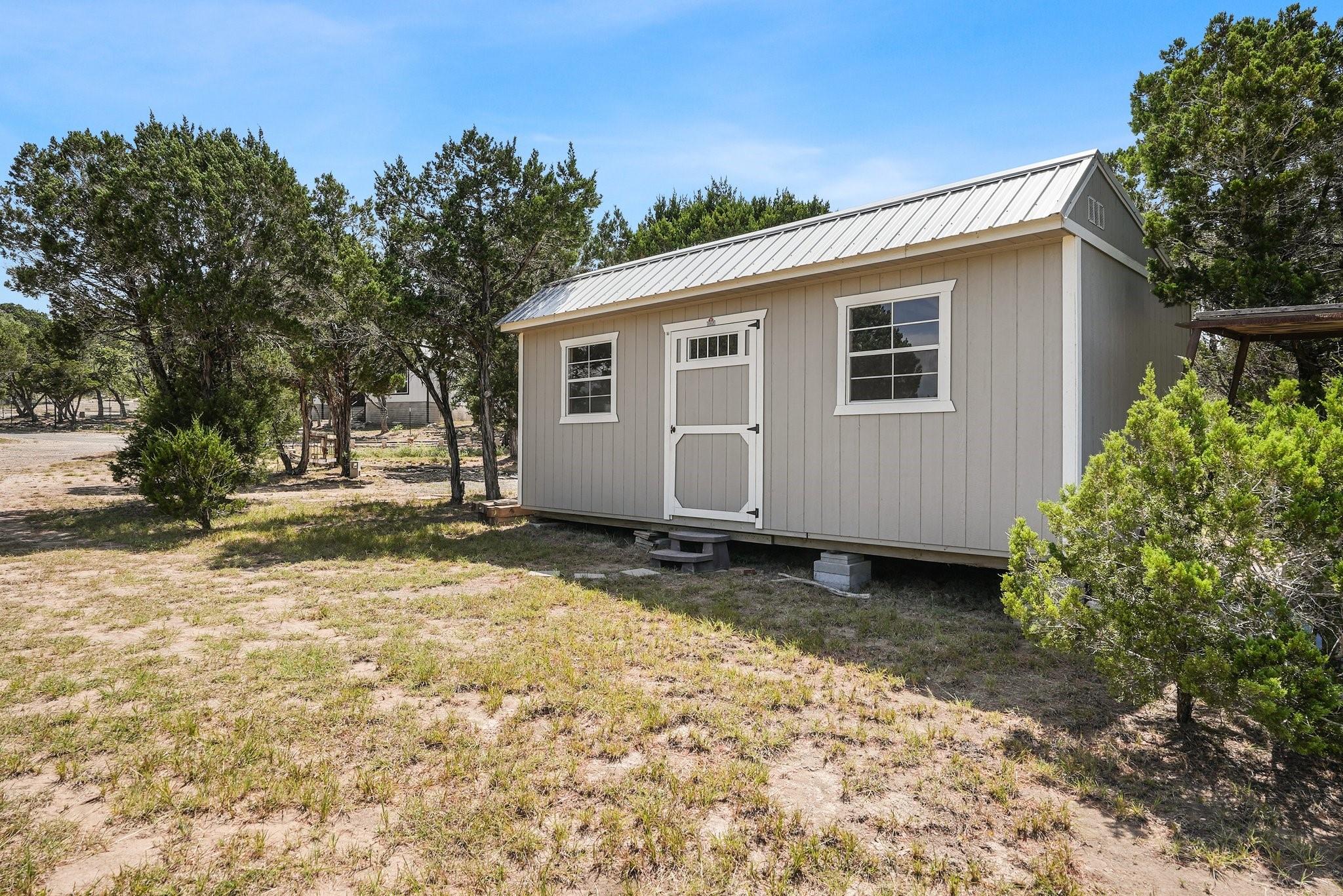631 Lakeside DR