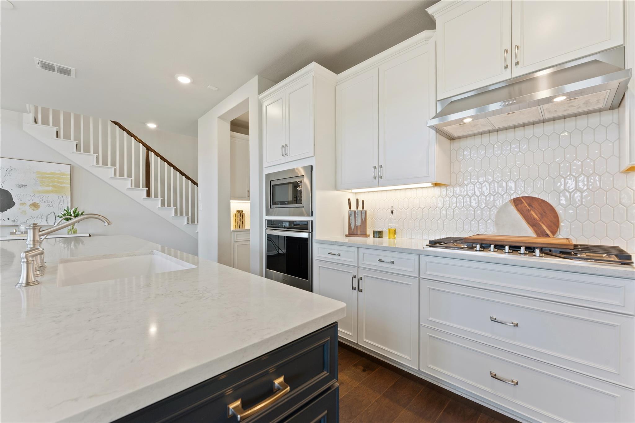 1825 Hazy Hills LOOP