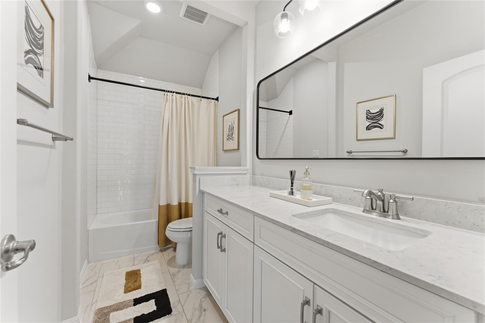 1825 Hazy Hills LOOP