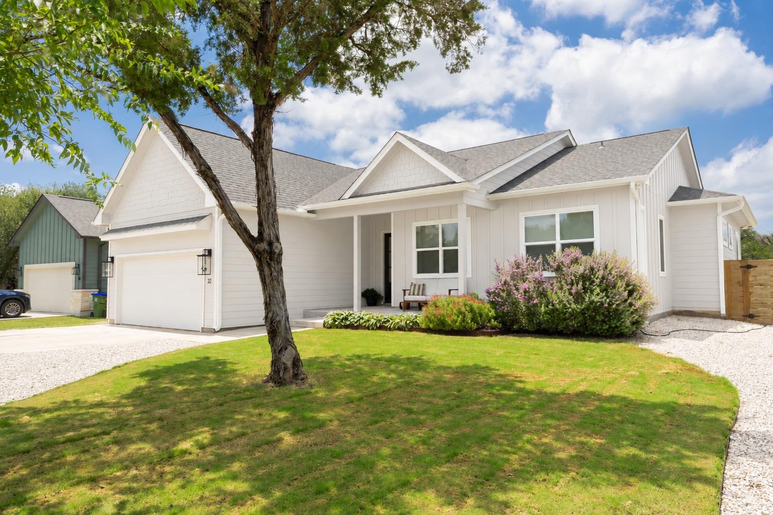 32 Acacia DR