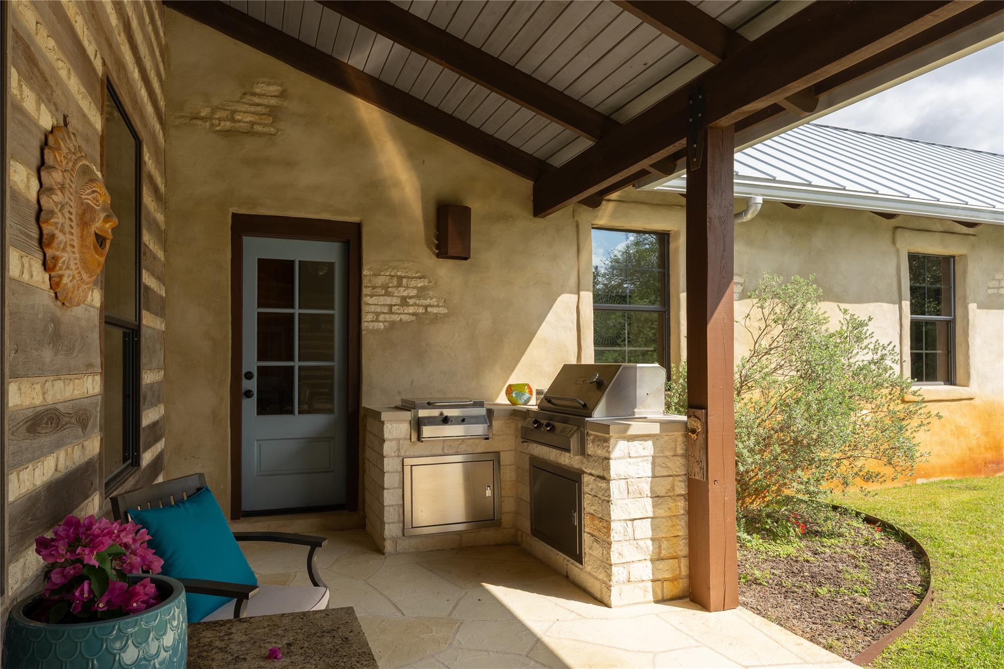 424 Hidden Creek DR