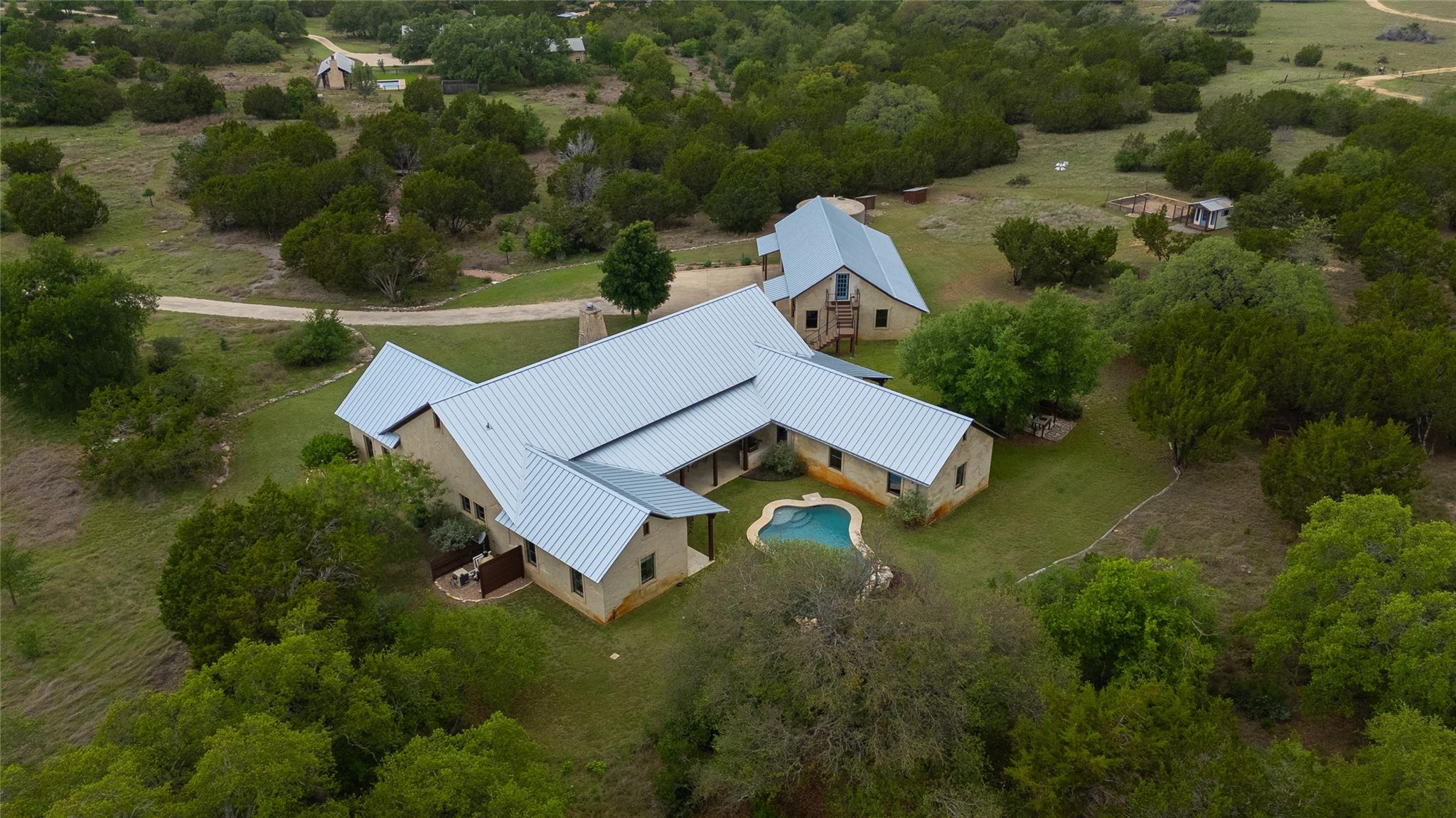 424 Hidden Creek DR
