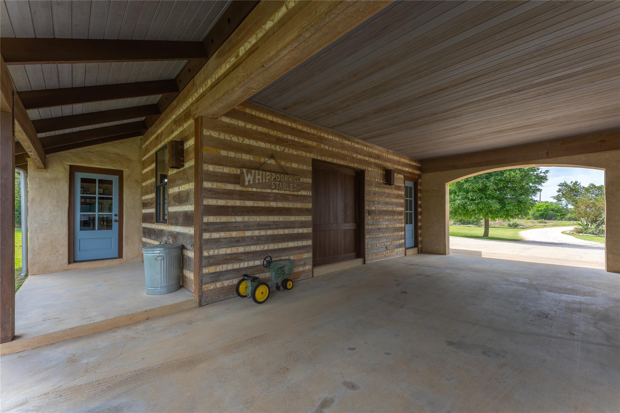 424 Hidden Creek DR