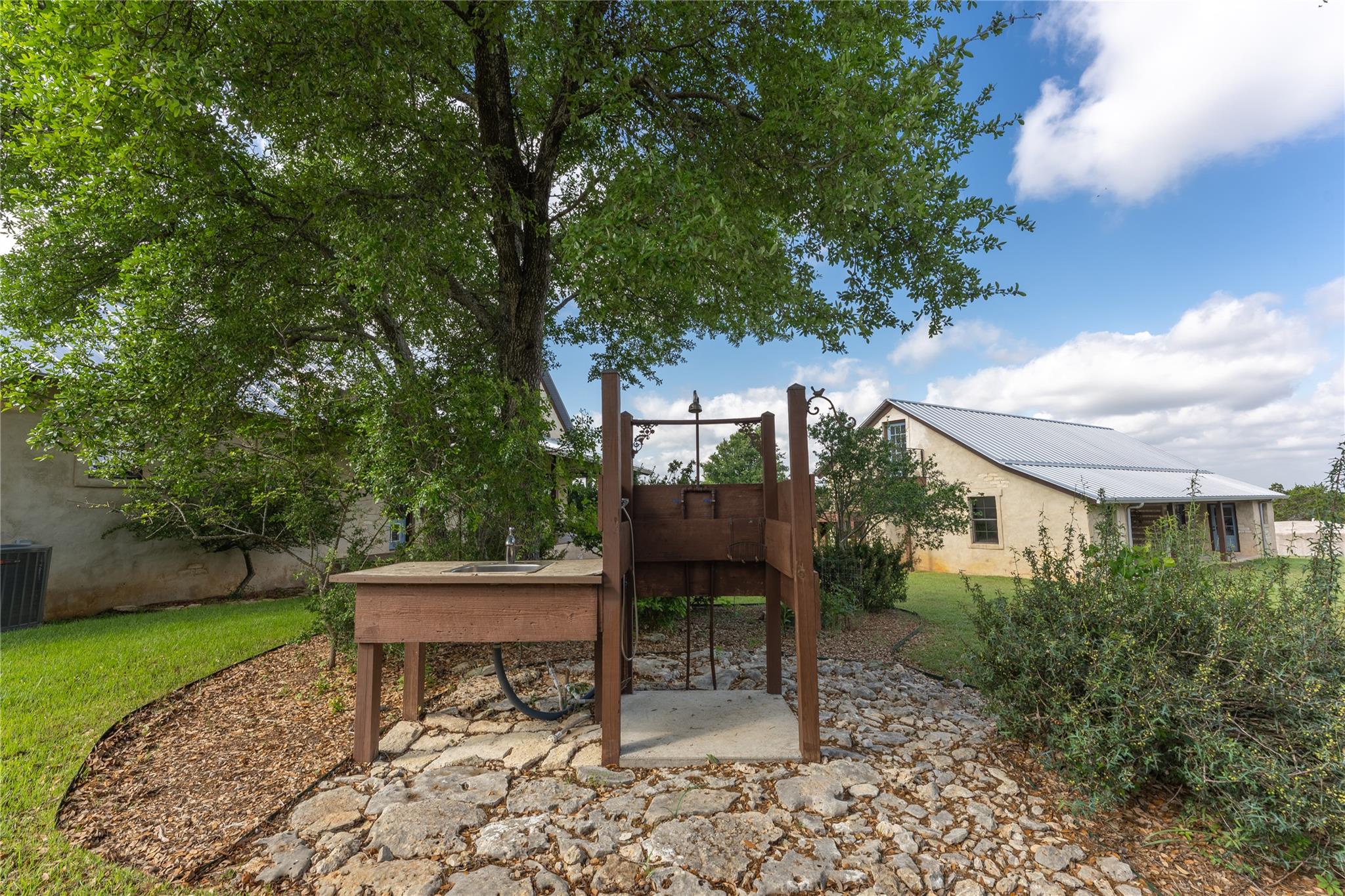424 Hidden Creek DR