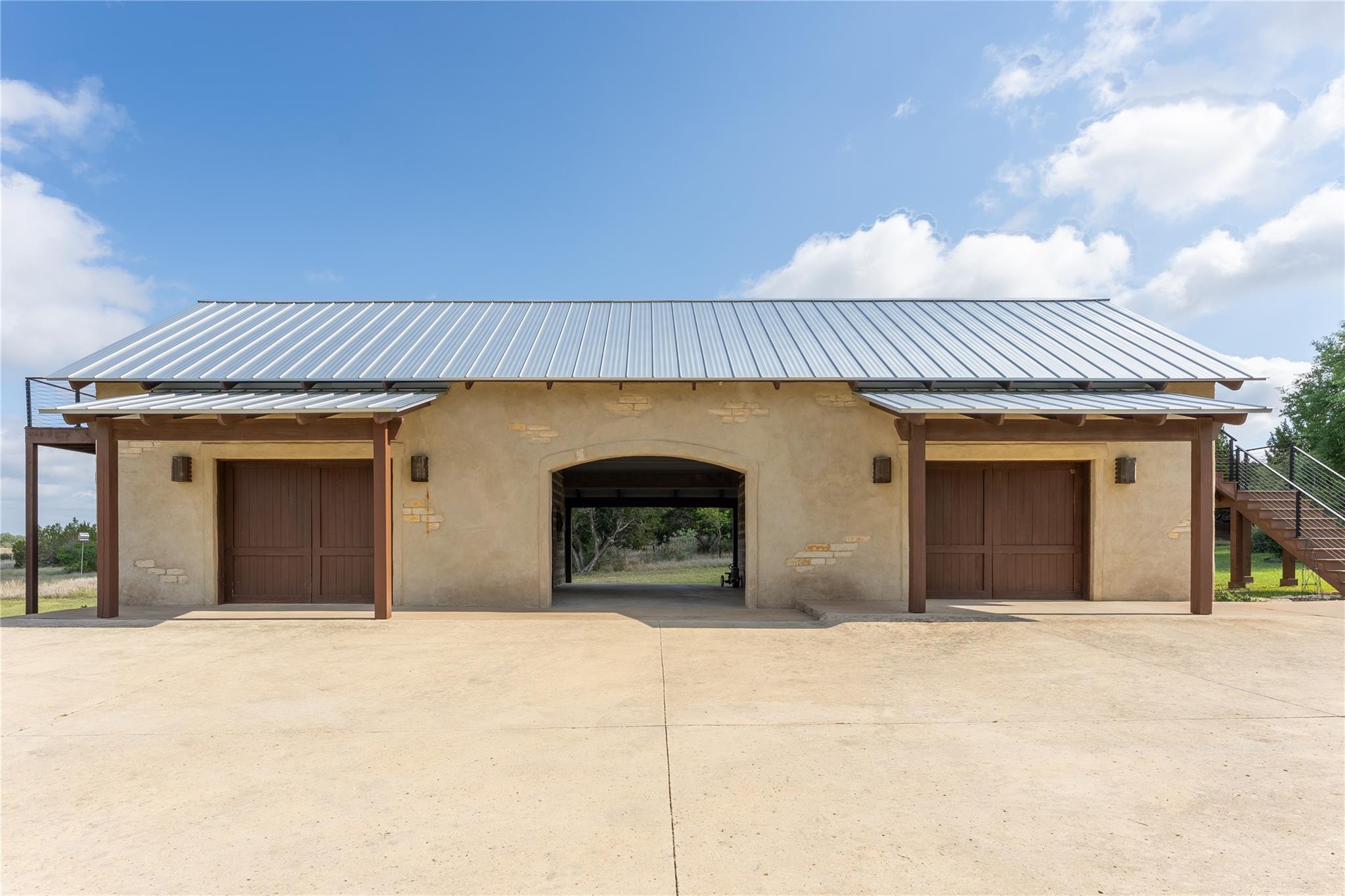 424 Hidden Creek DR