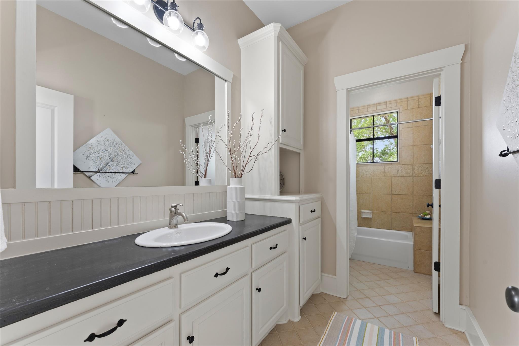 424 Hidden Creek DR