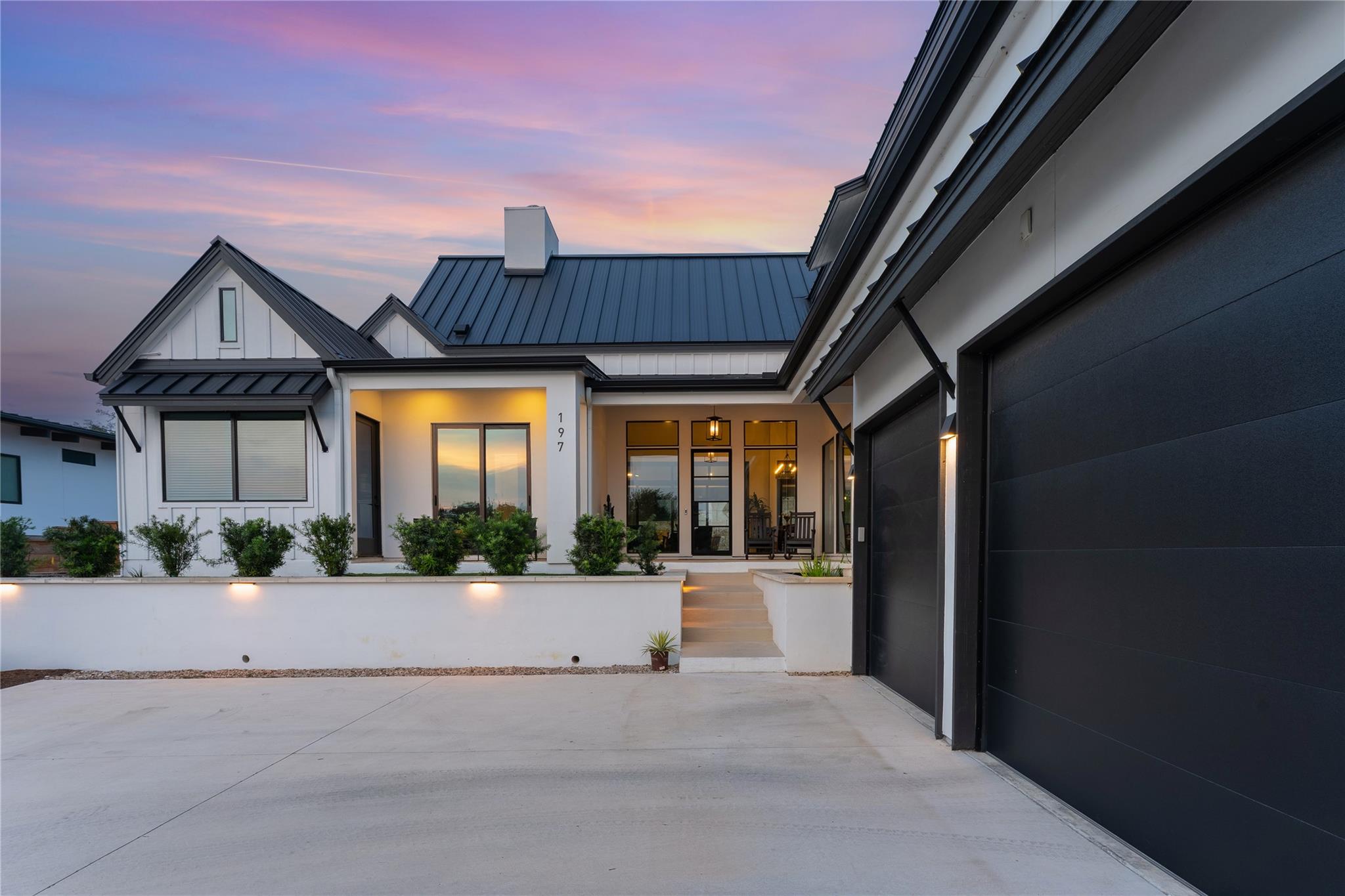 197 Evelyn CT