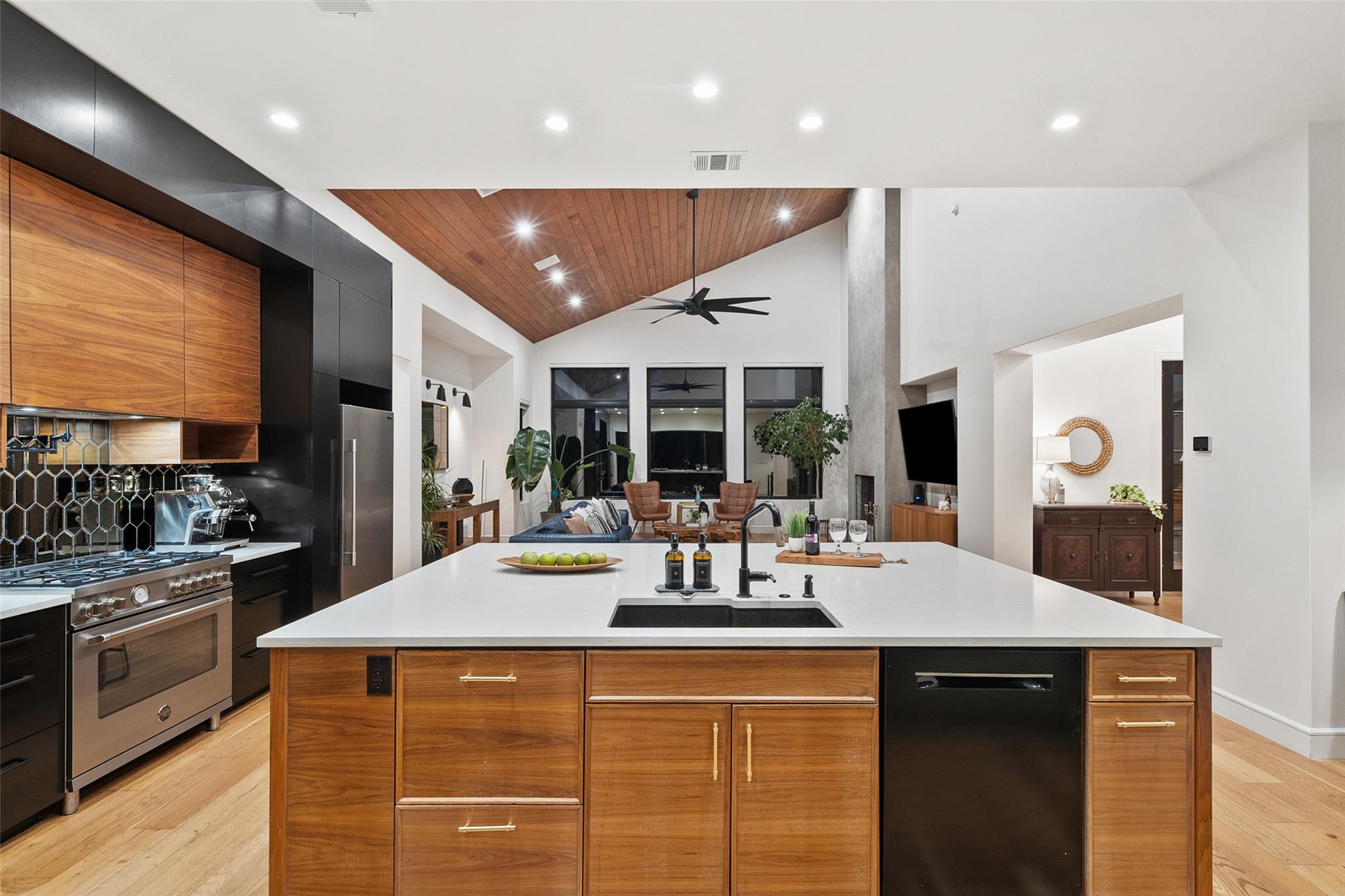 11420 Rim Rock TRL