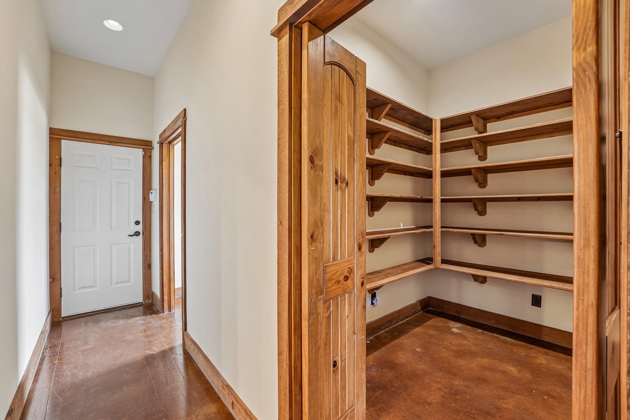 290 Miss Donna LN