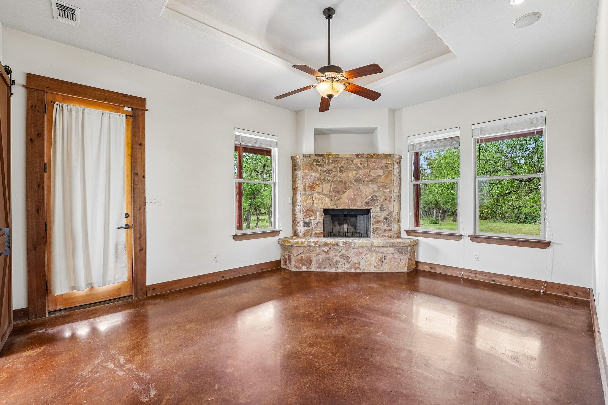 290 Miss Donna LN