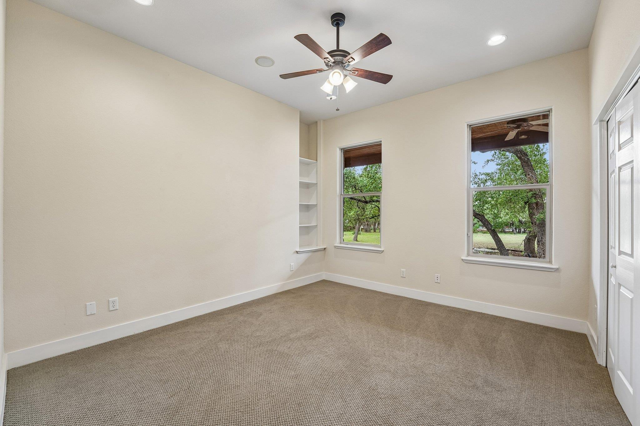 290 Miss Donna LN