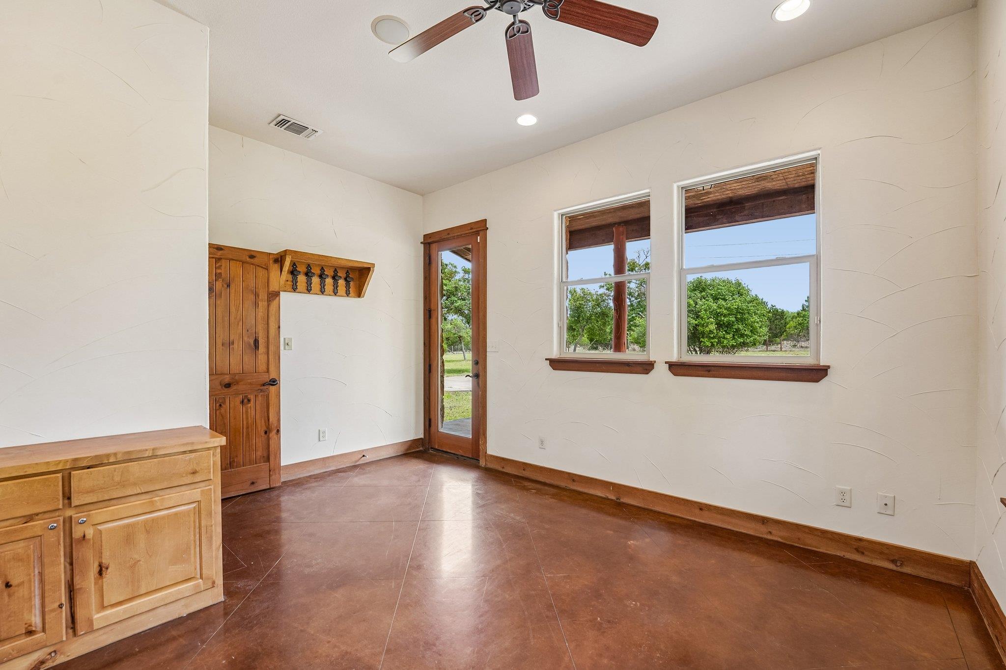 290 Miss Donna LN