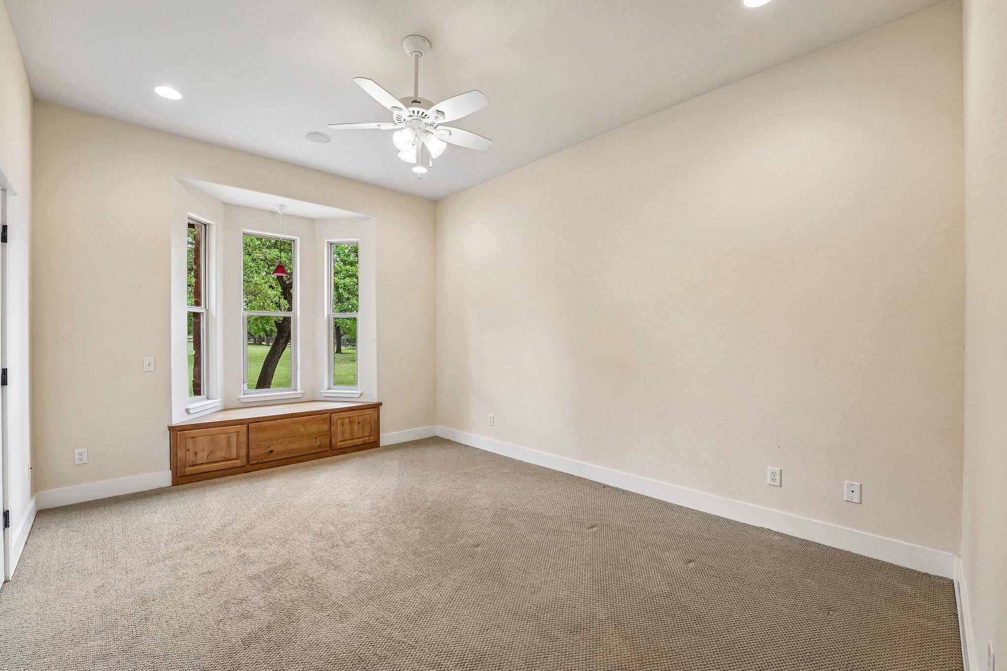 290 Miss Donna LN