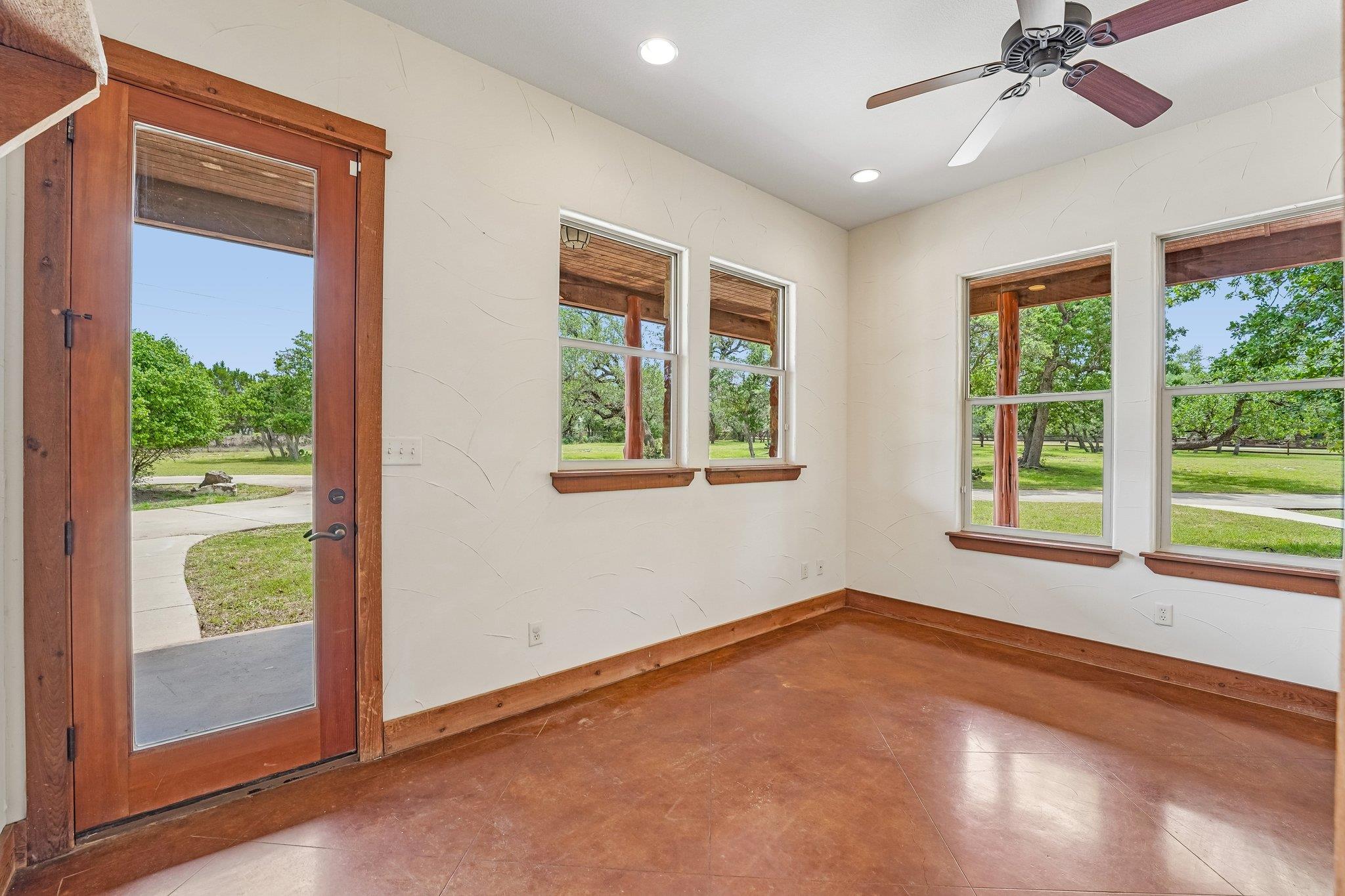 290 Miss Donna LN