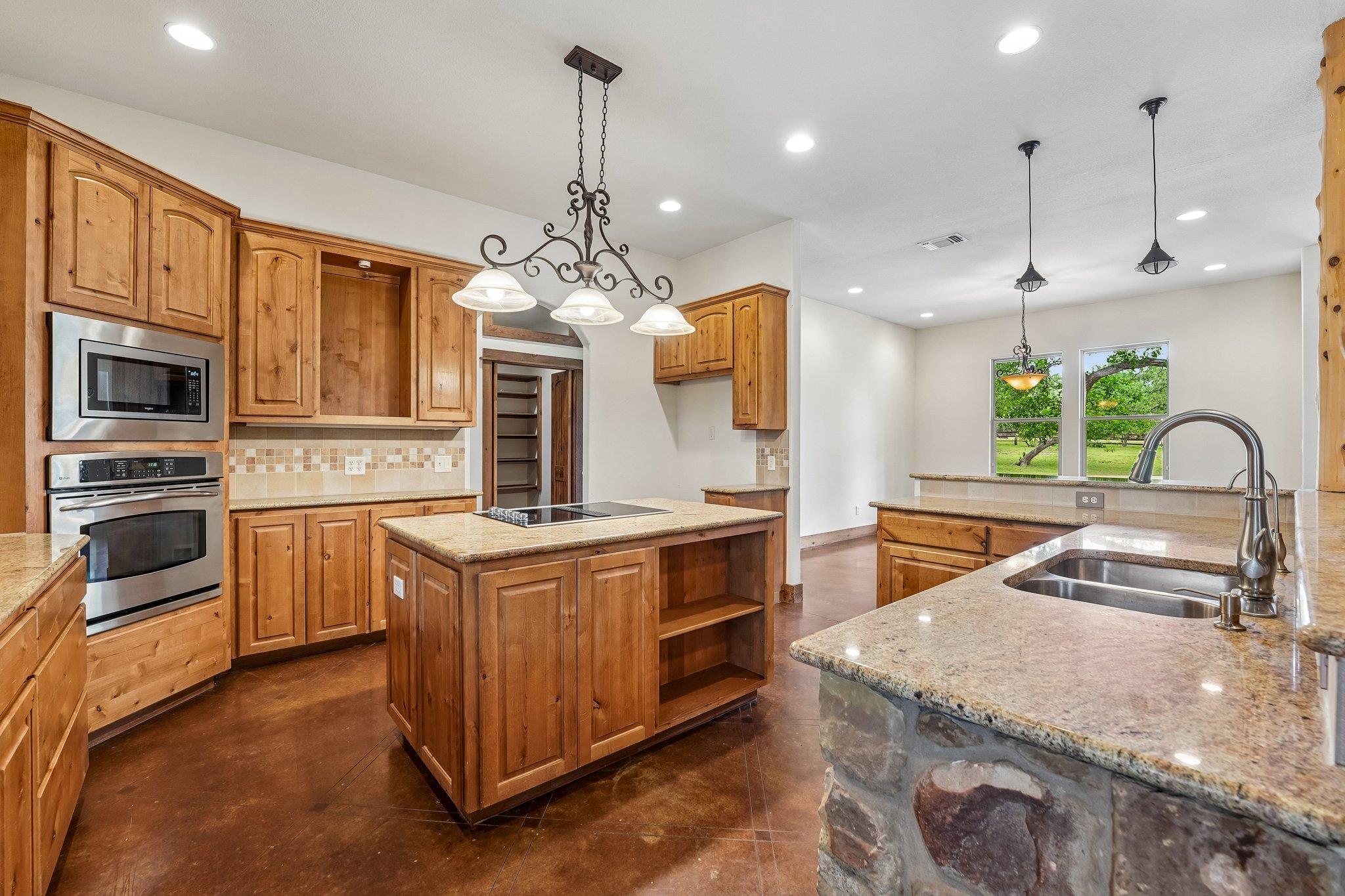 290 Miss Donna LN