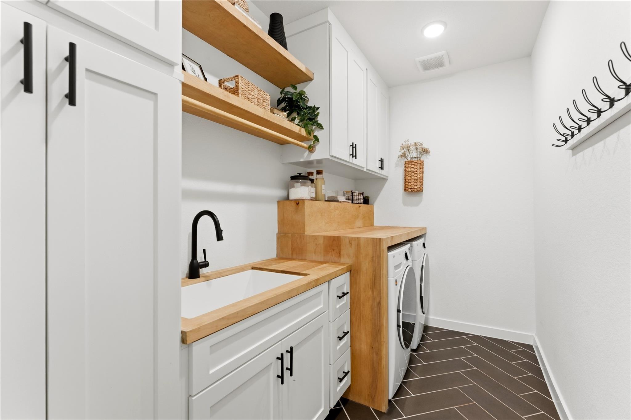 149 Comfort Maple LN