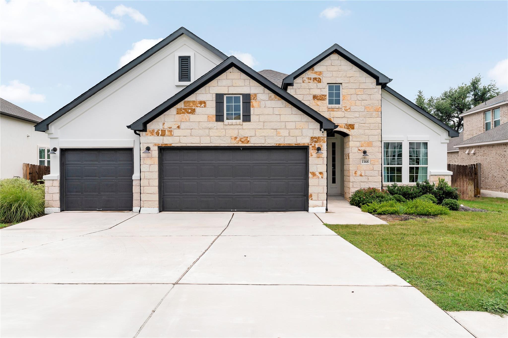 1368 Pink Granite BLVD