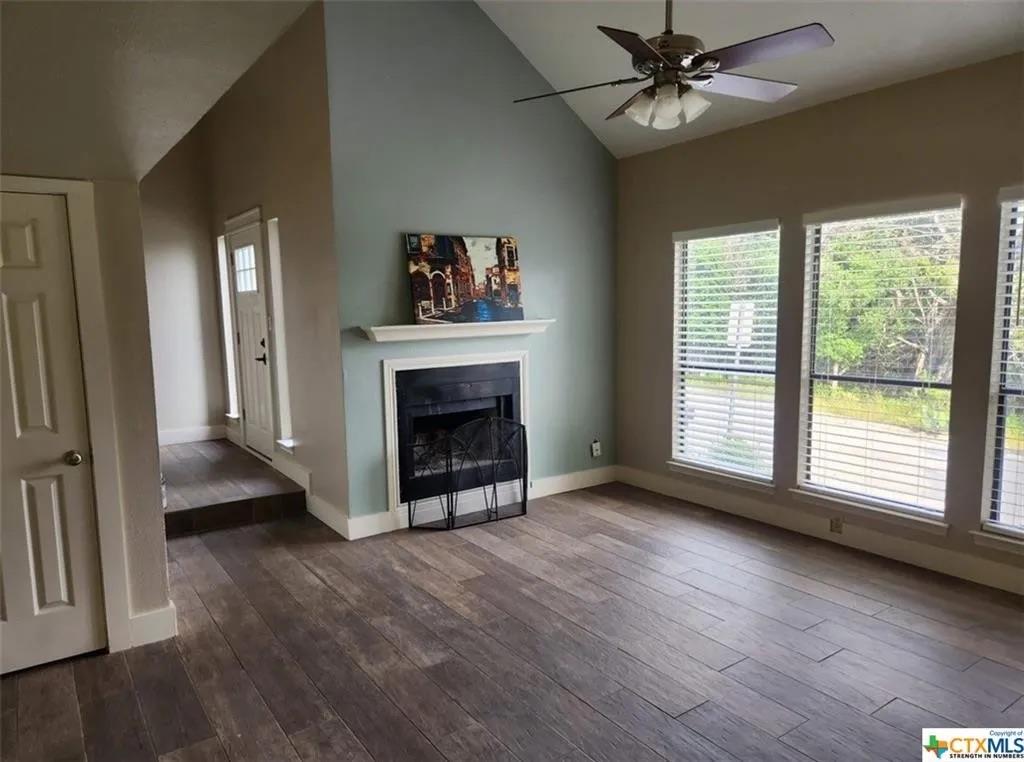 305 Forest DR
