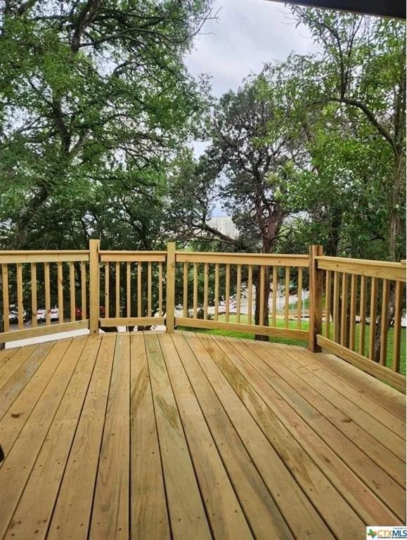 305 Forest DR