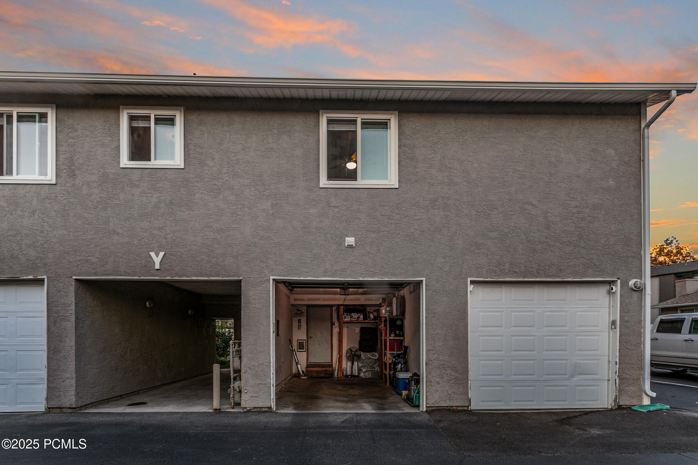 5235 S Glendon Street, Y4