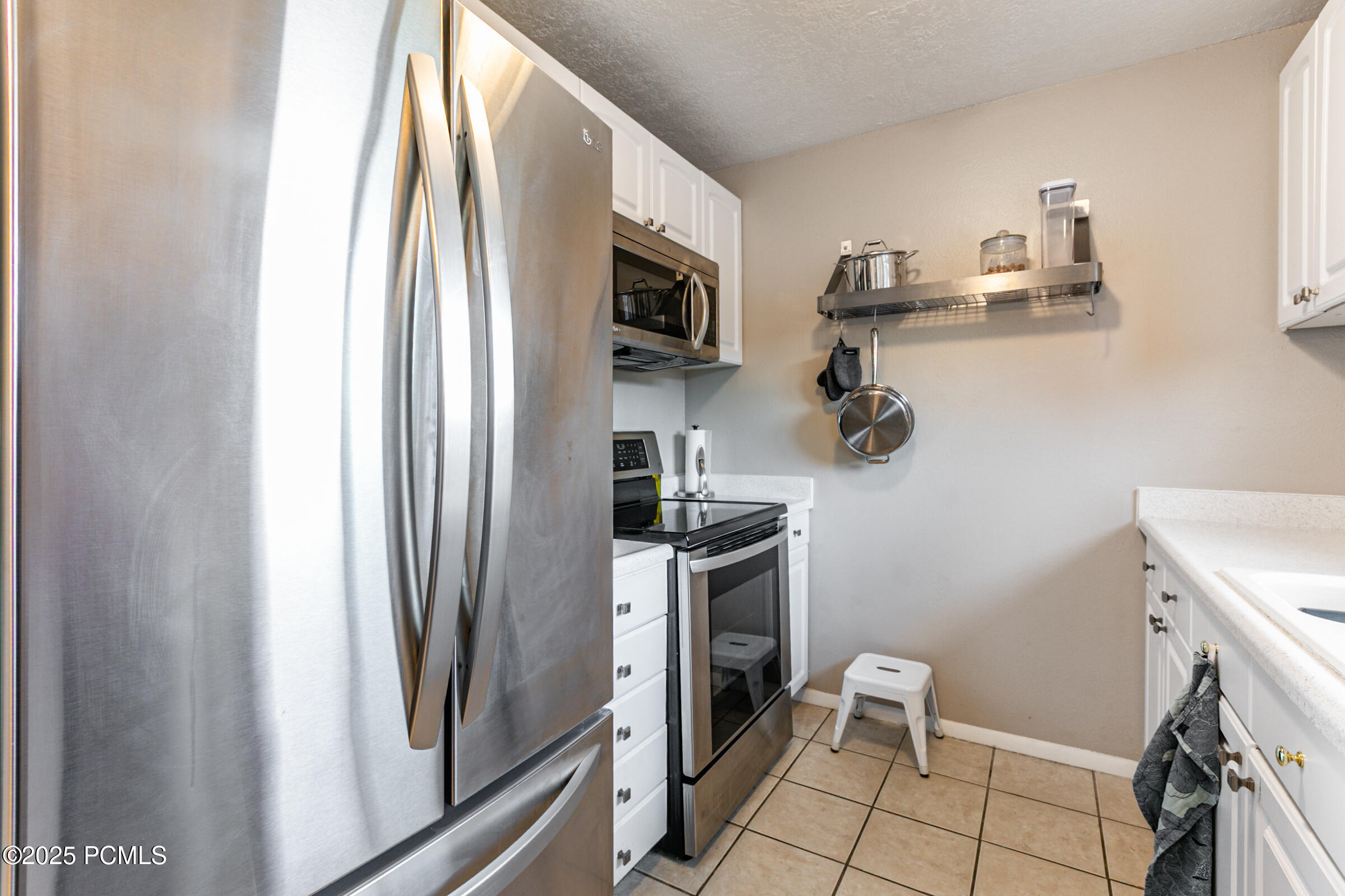 5235 S Glendon Street, Y4