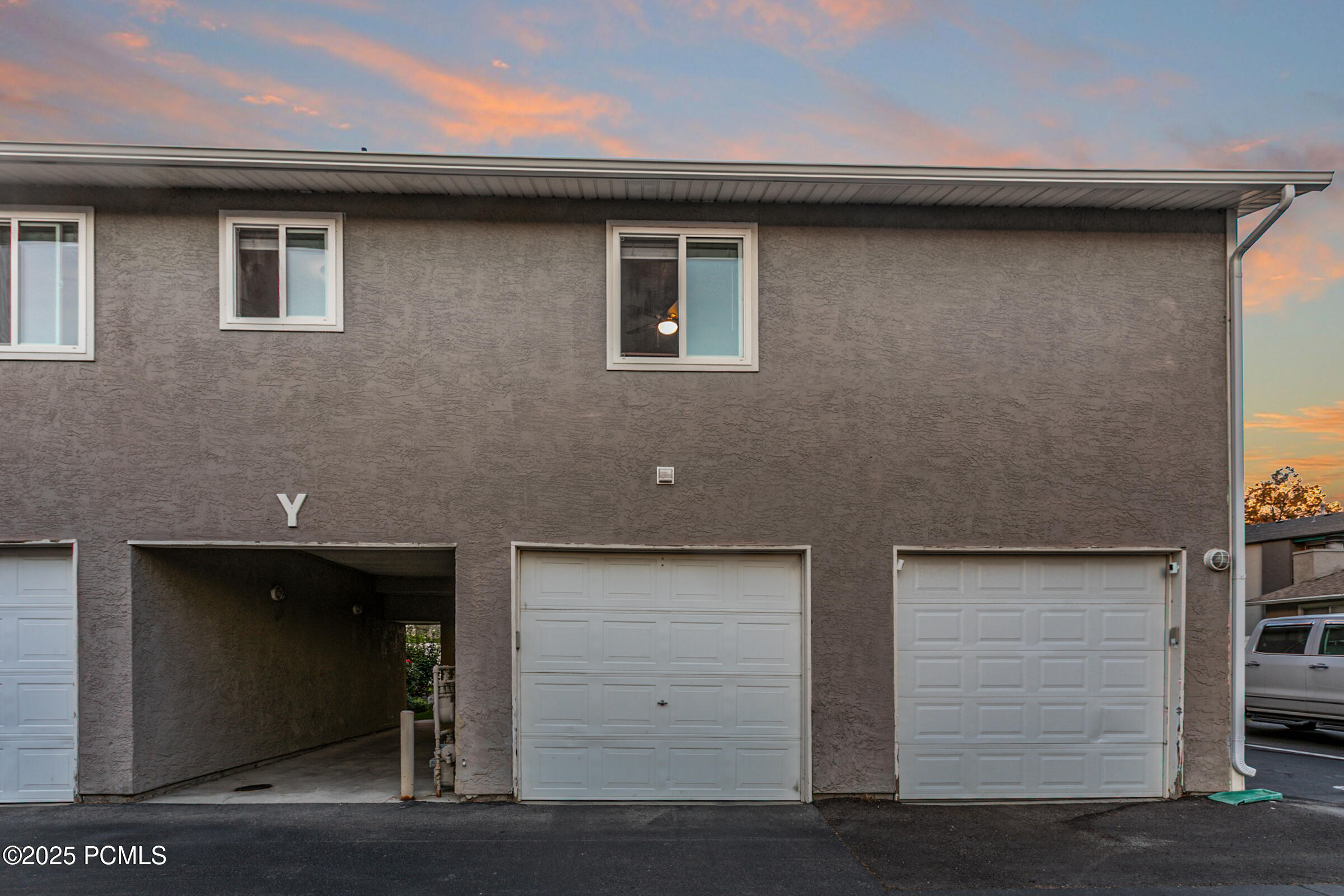 5235 S Glendon Street, Y4