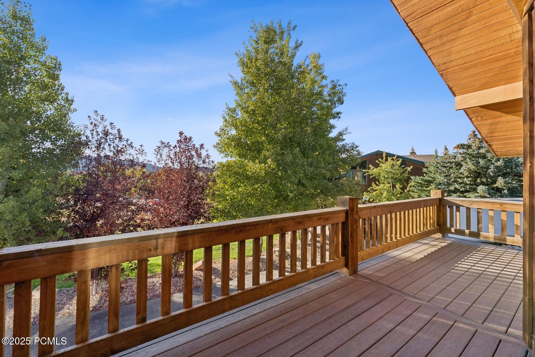 6120 Snowview Drive