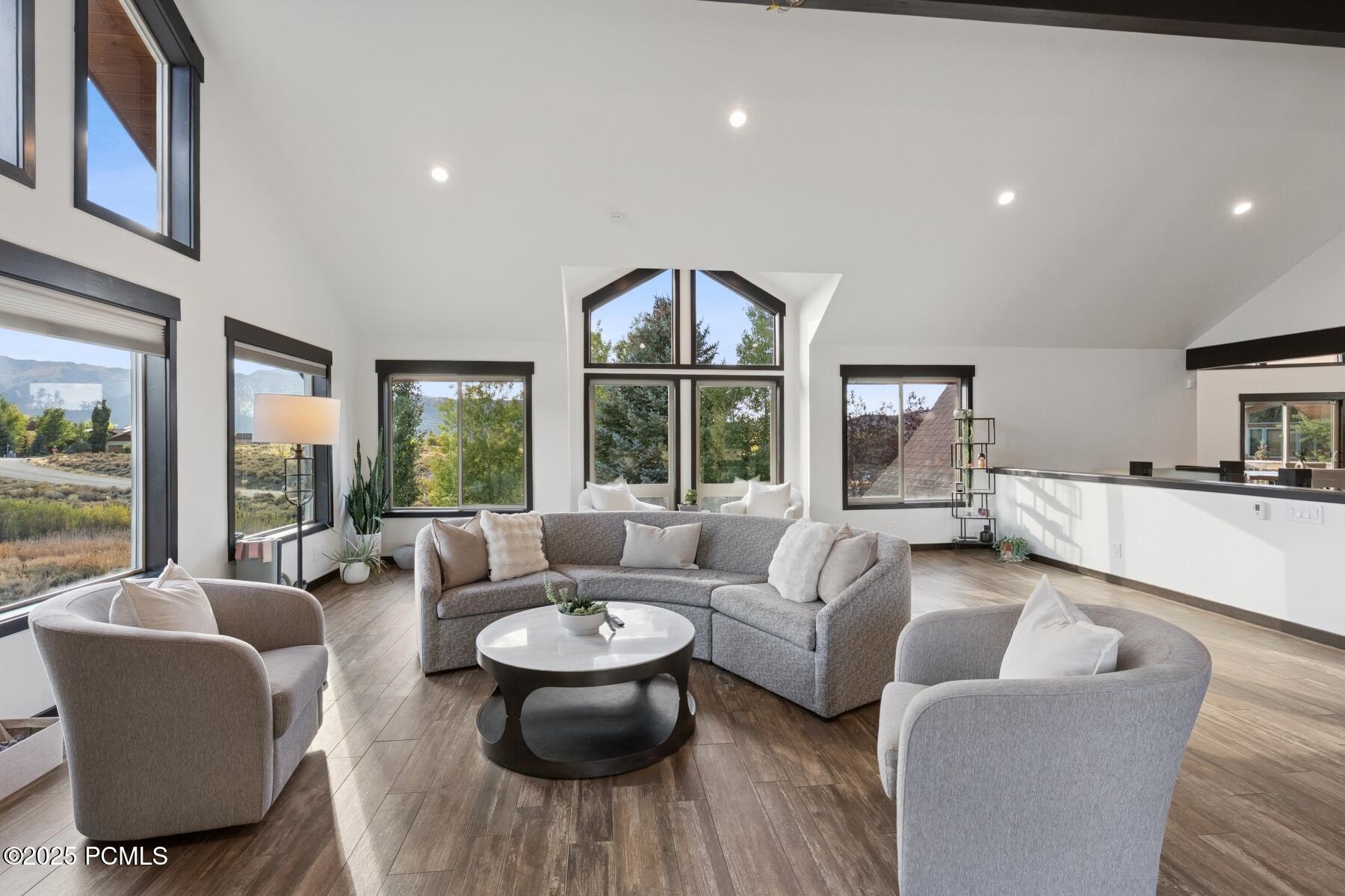 6120 Snowview Drive