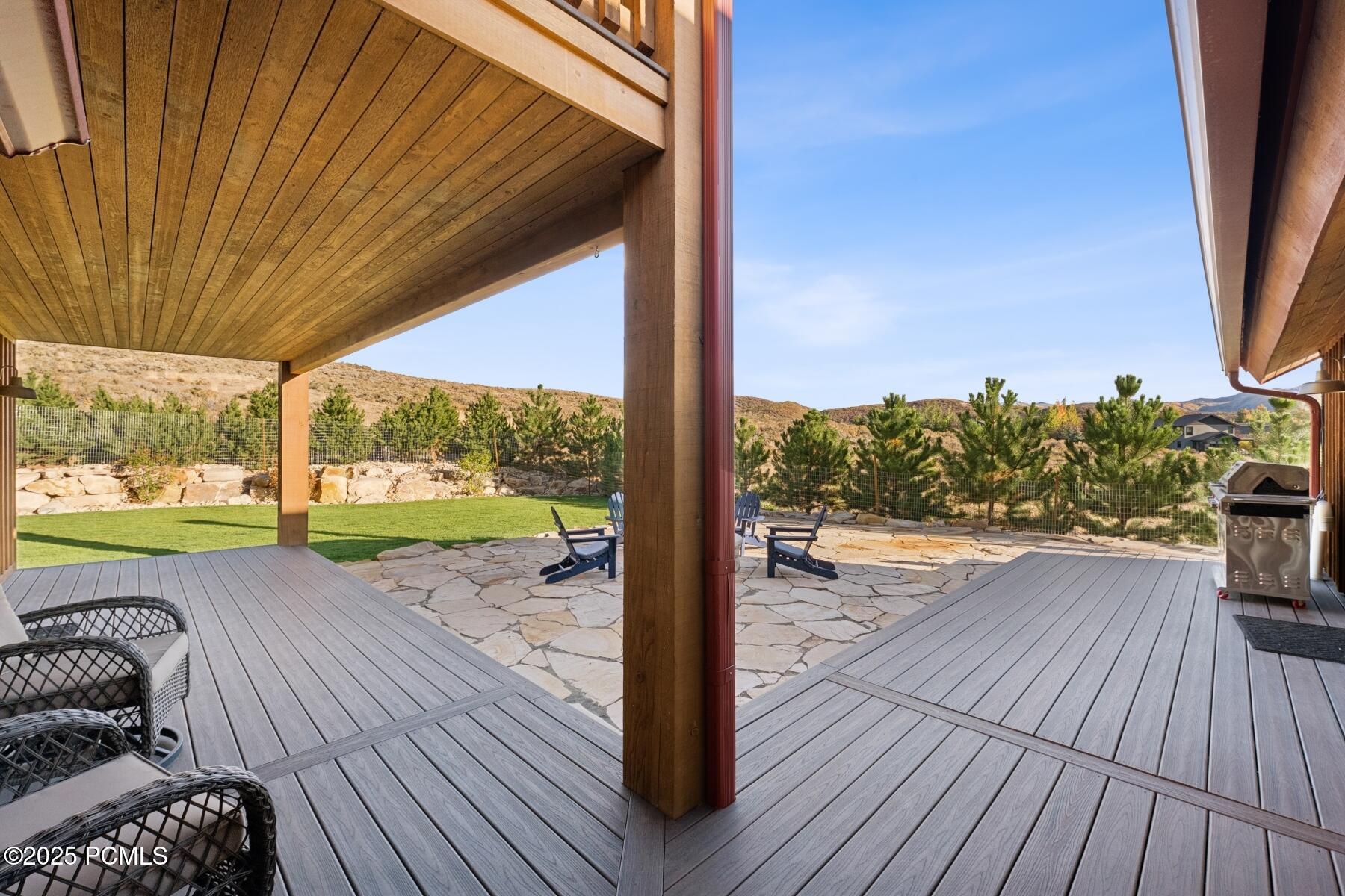 6120 Snowview Drive