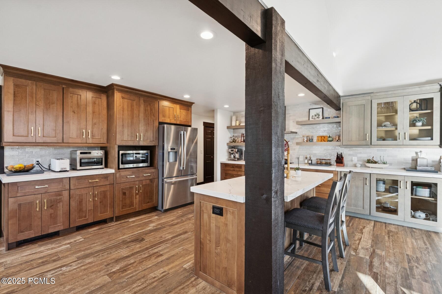 6120 Snowview Drive