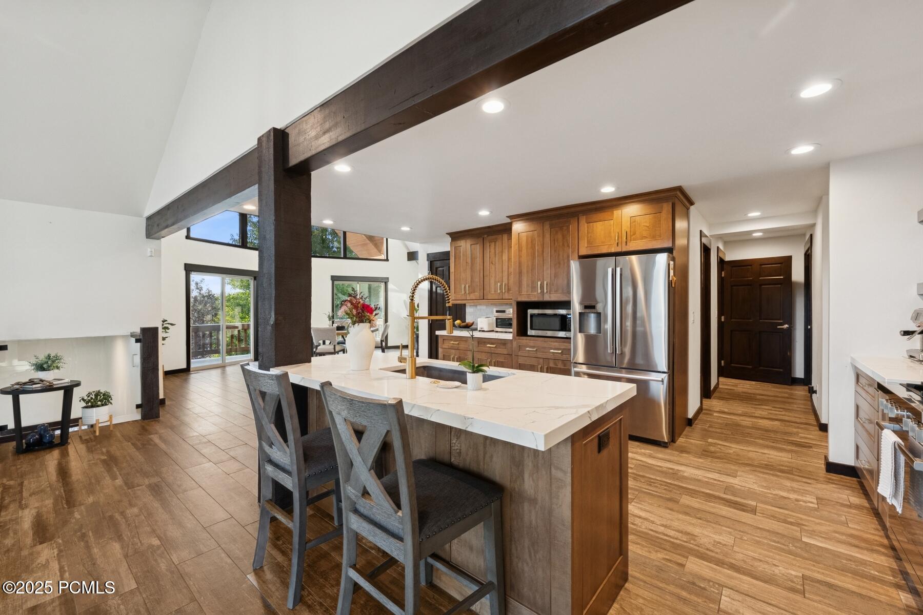 6120 Snowview Drive