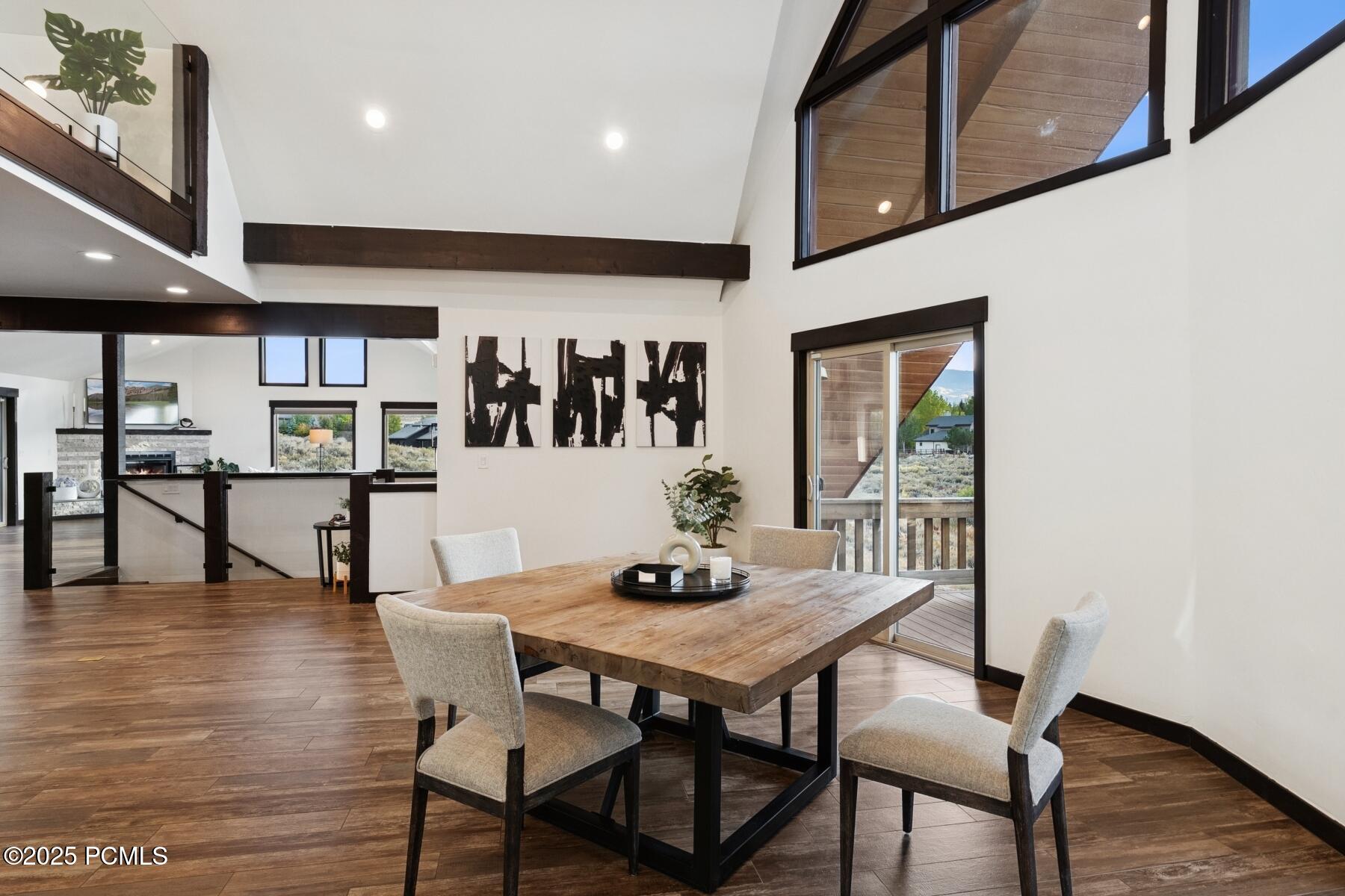 6120 Snowview Drive