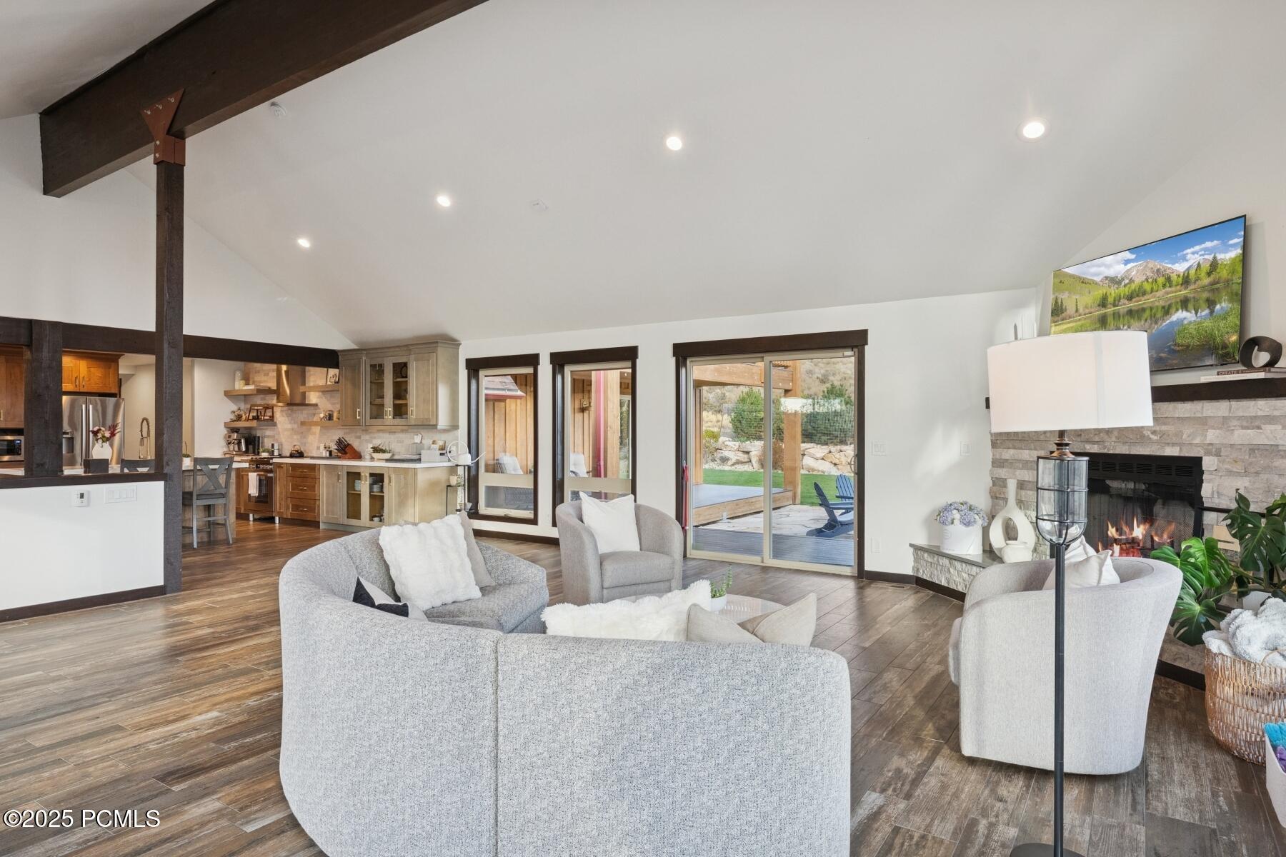 6120 Snowview Drive