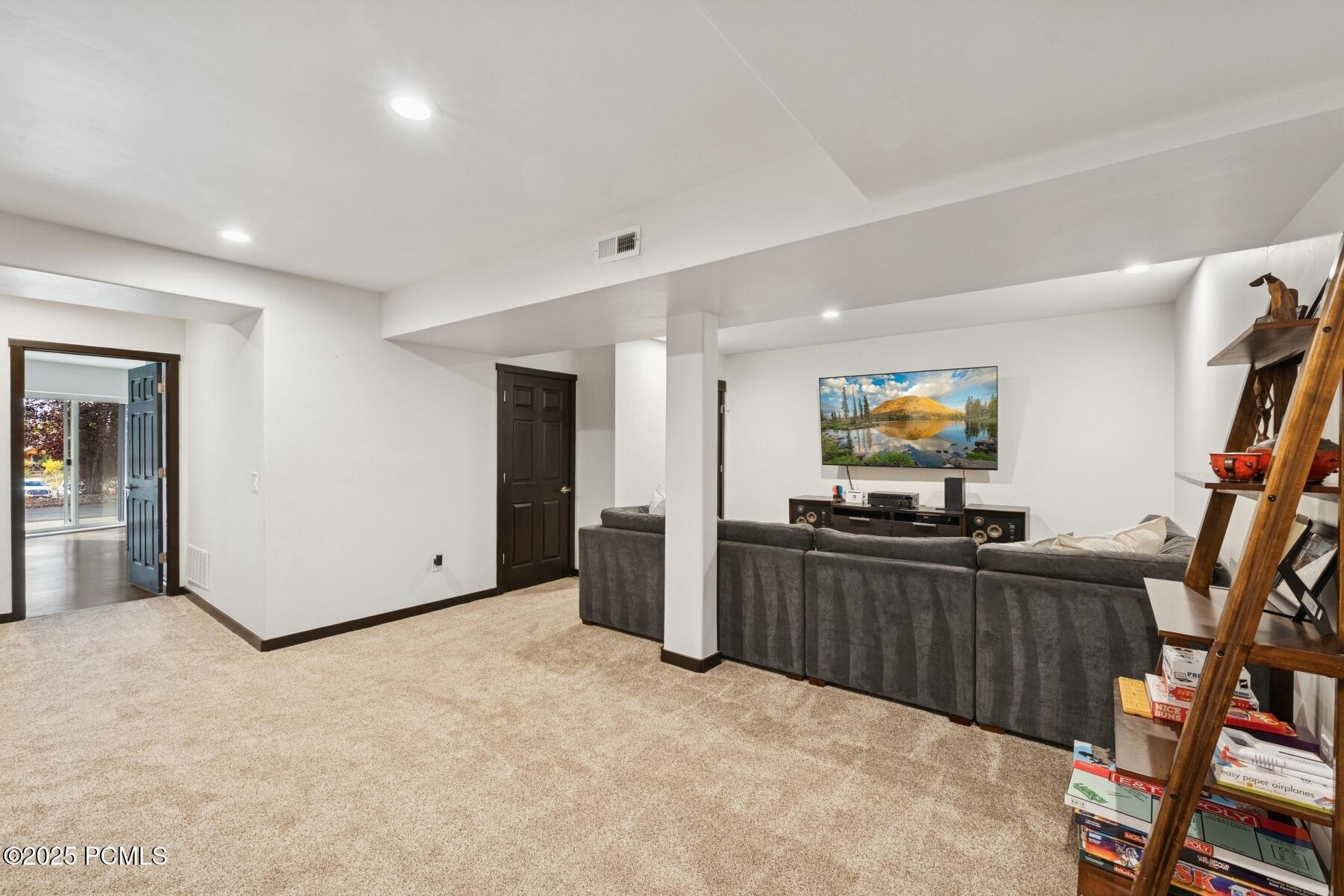 6120 Snowview Drive