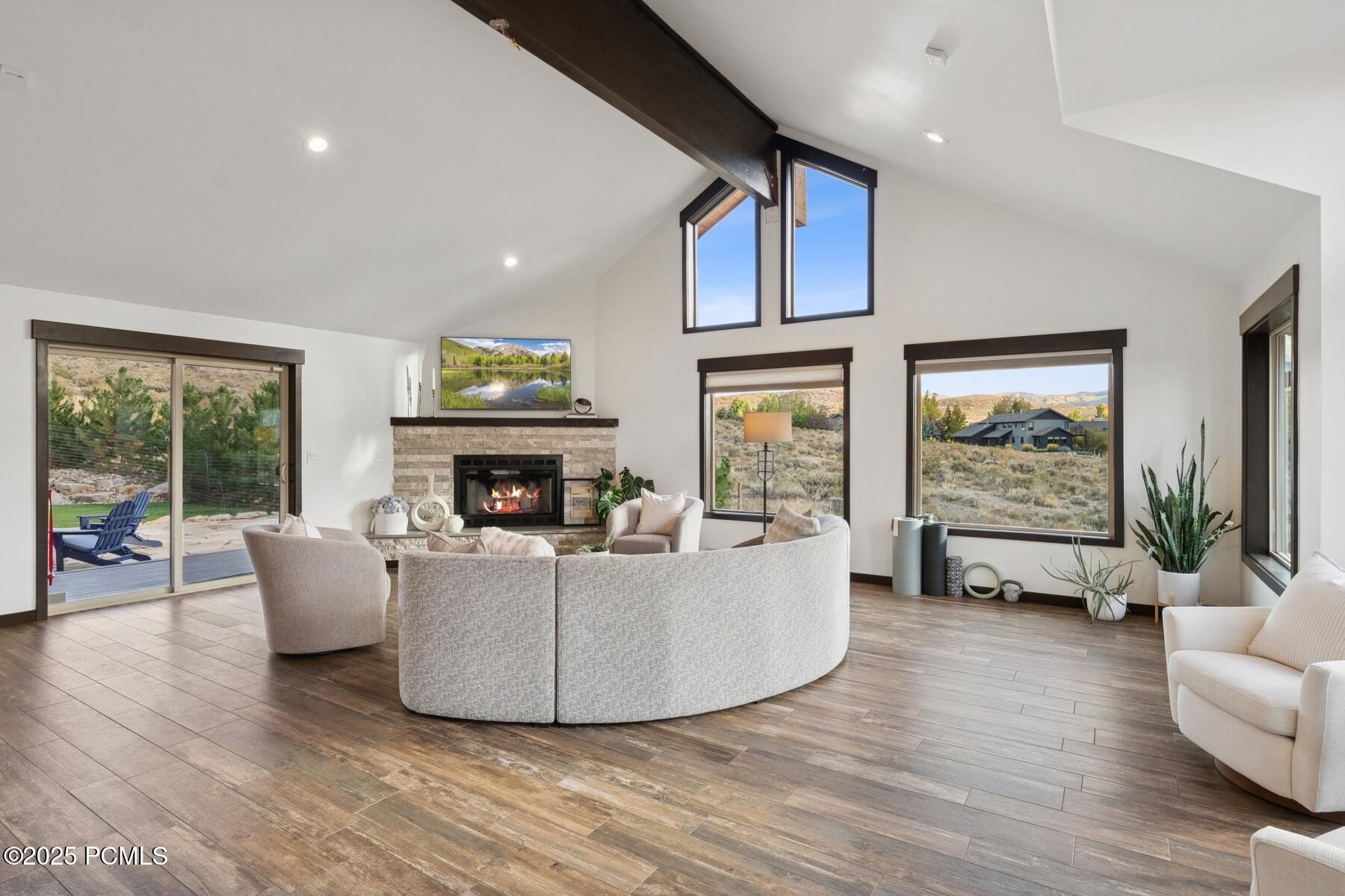 6120 Snowview Drive