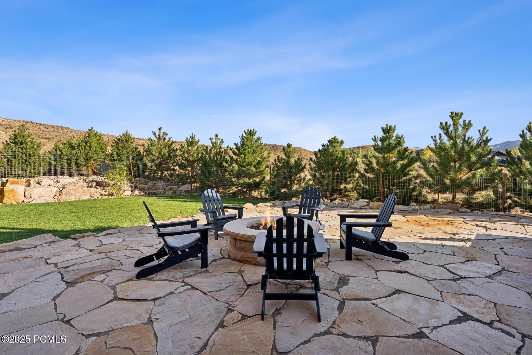6120 Snowview Drive