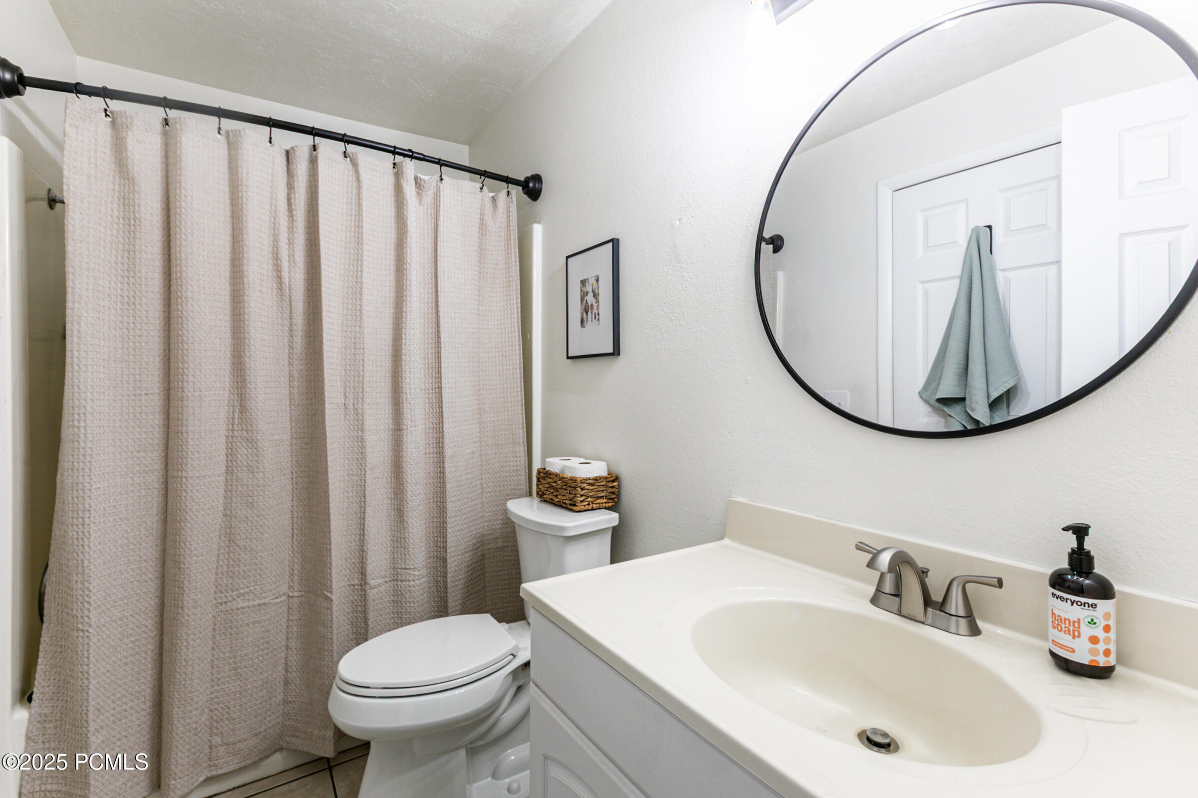 5235 S Glendon Street Y4