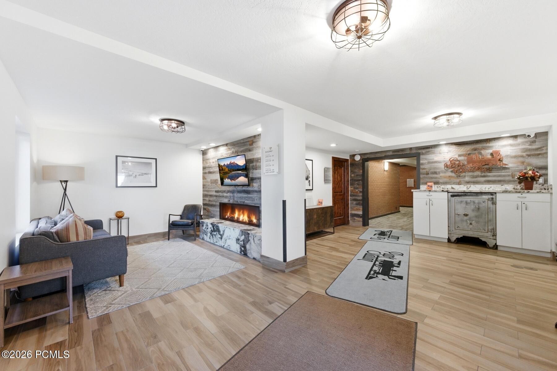 950 Park Avenue 111