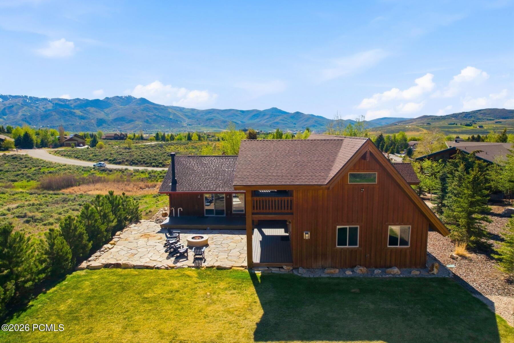 6120 Snowview Drive
