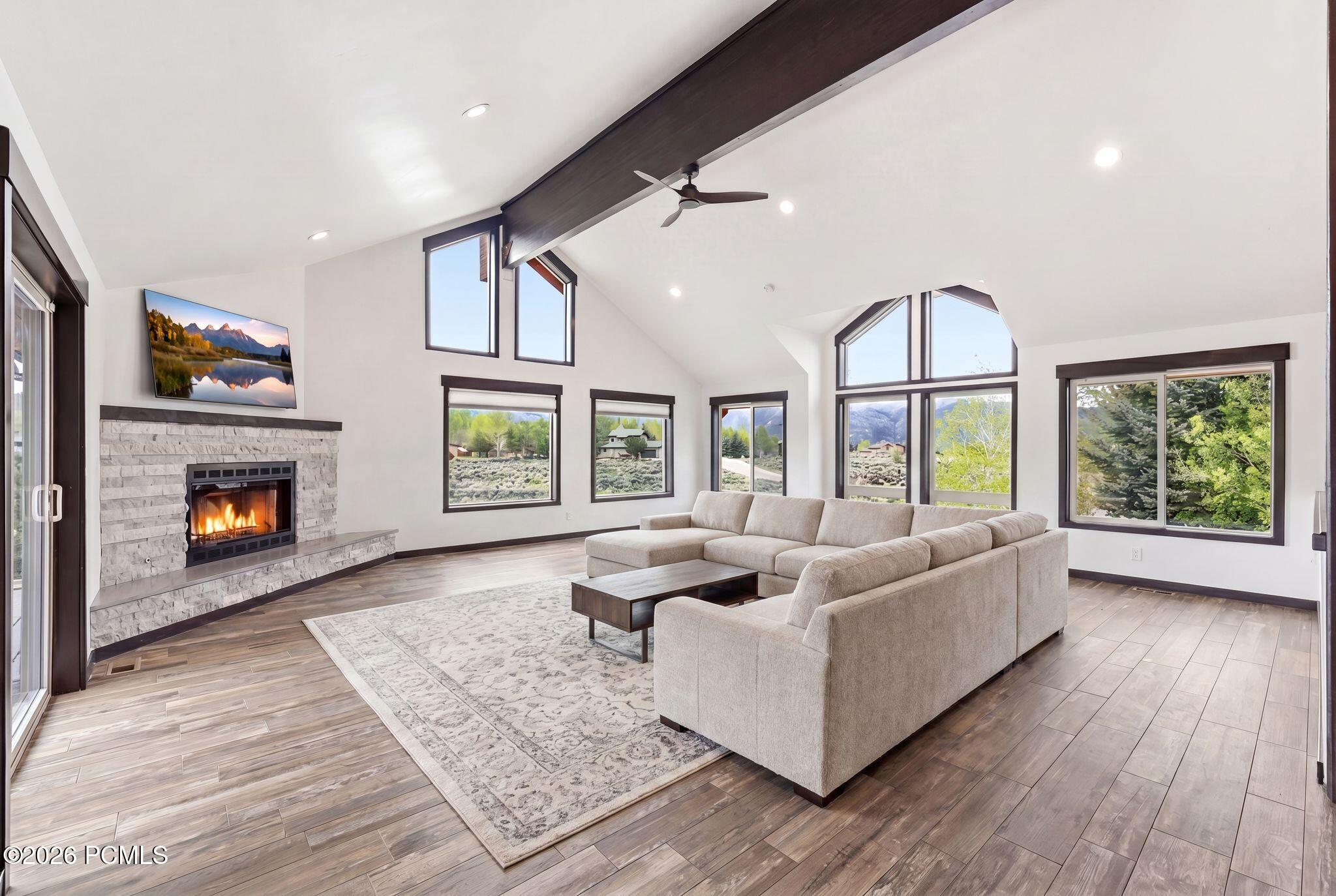 6120 Snowview Drive