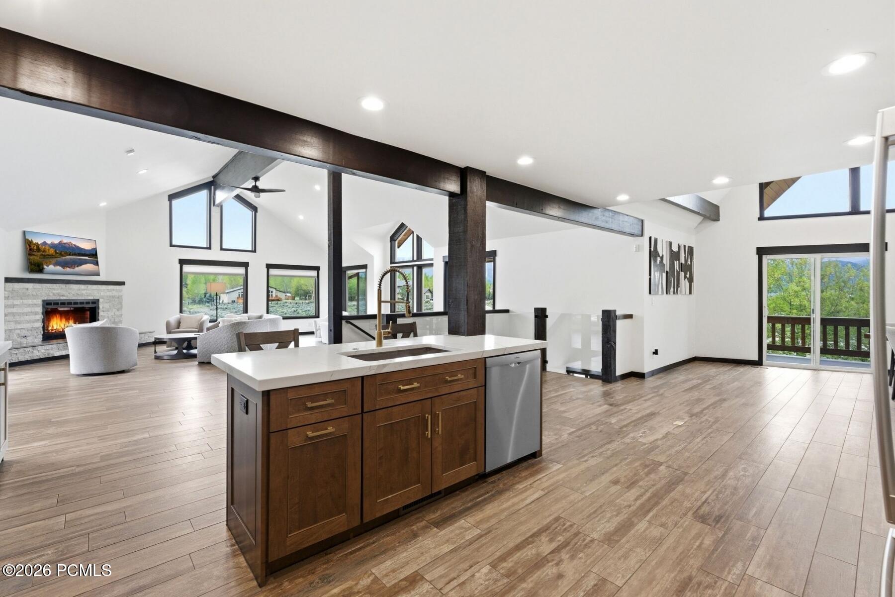 6120 Snowview Drive