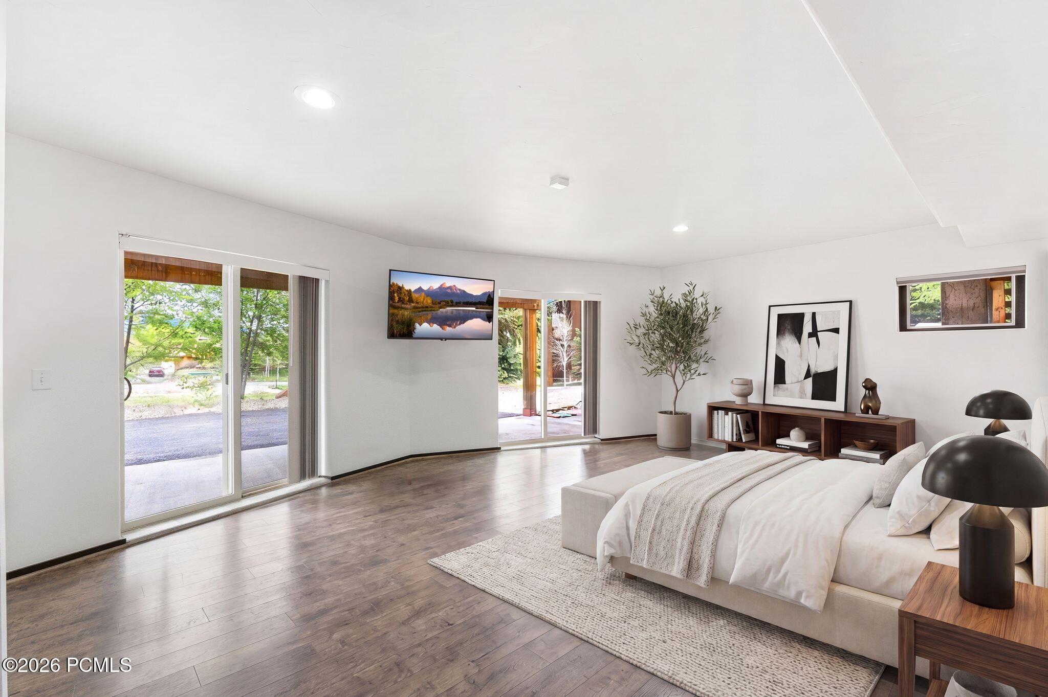 6120 Snowview Drive
