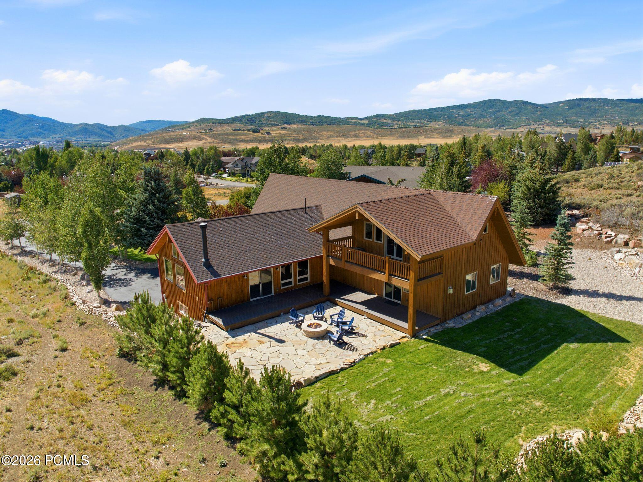 6120 Snowview Drive