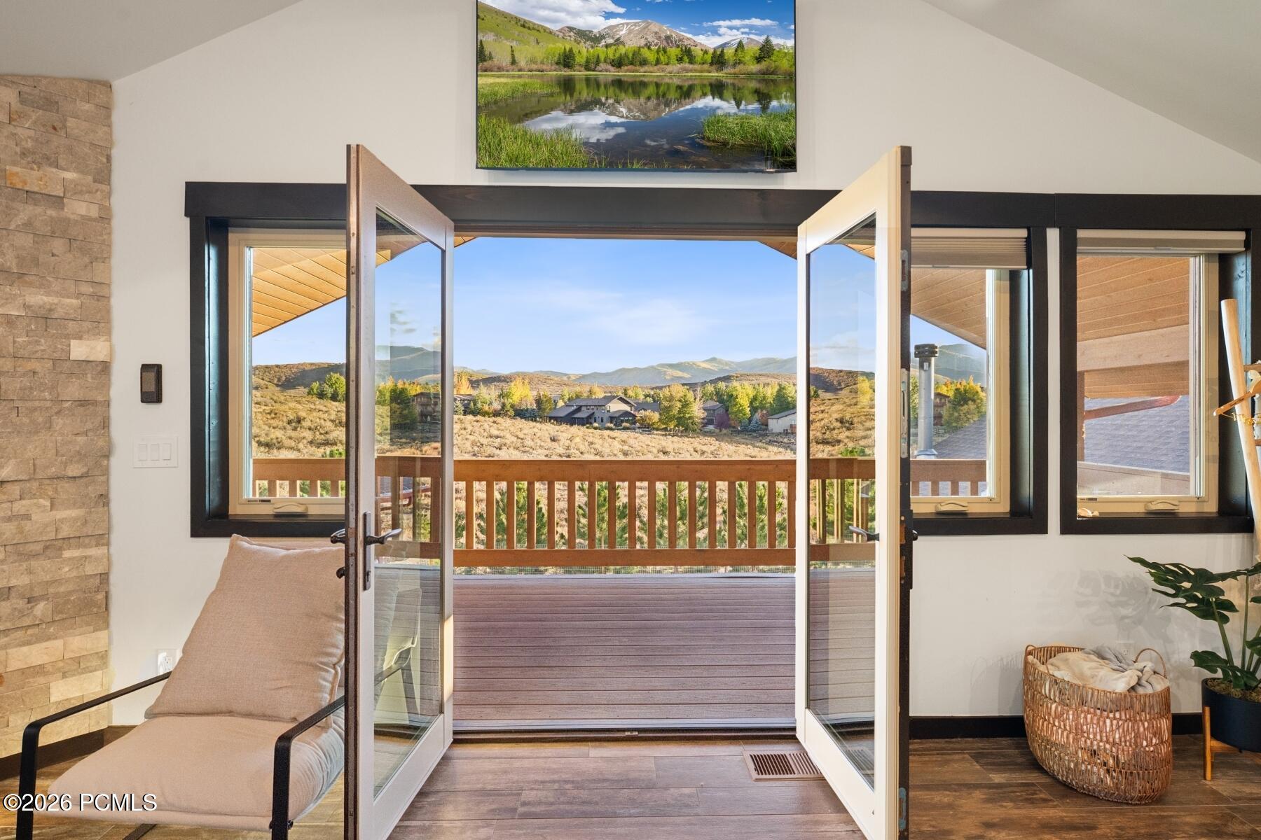 6120 Snowview Drive