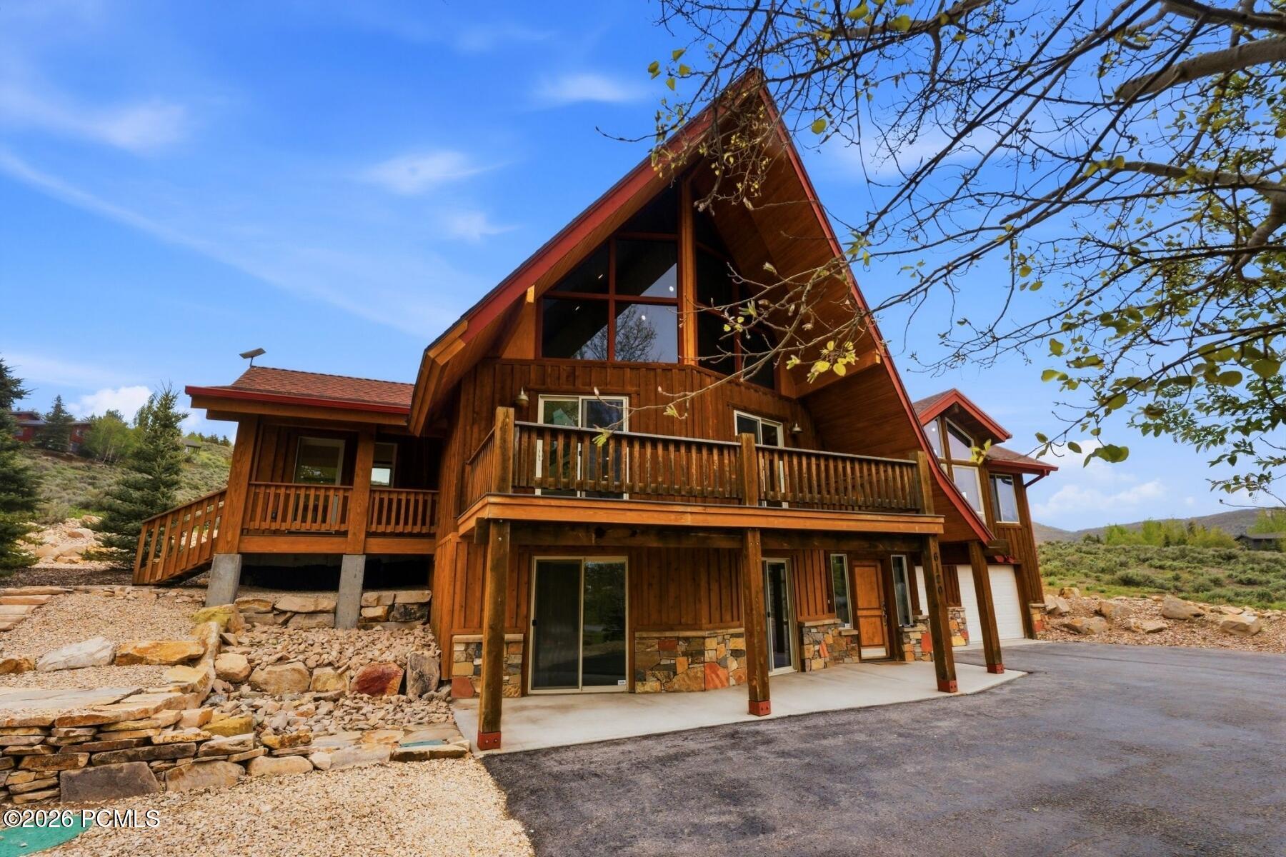 6120 Snowview Drive