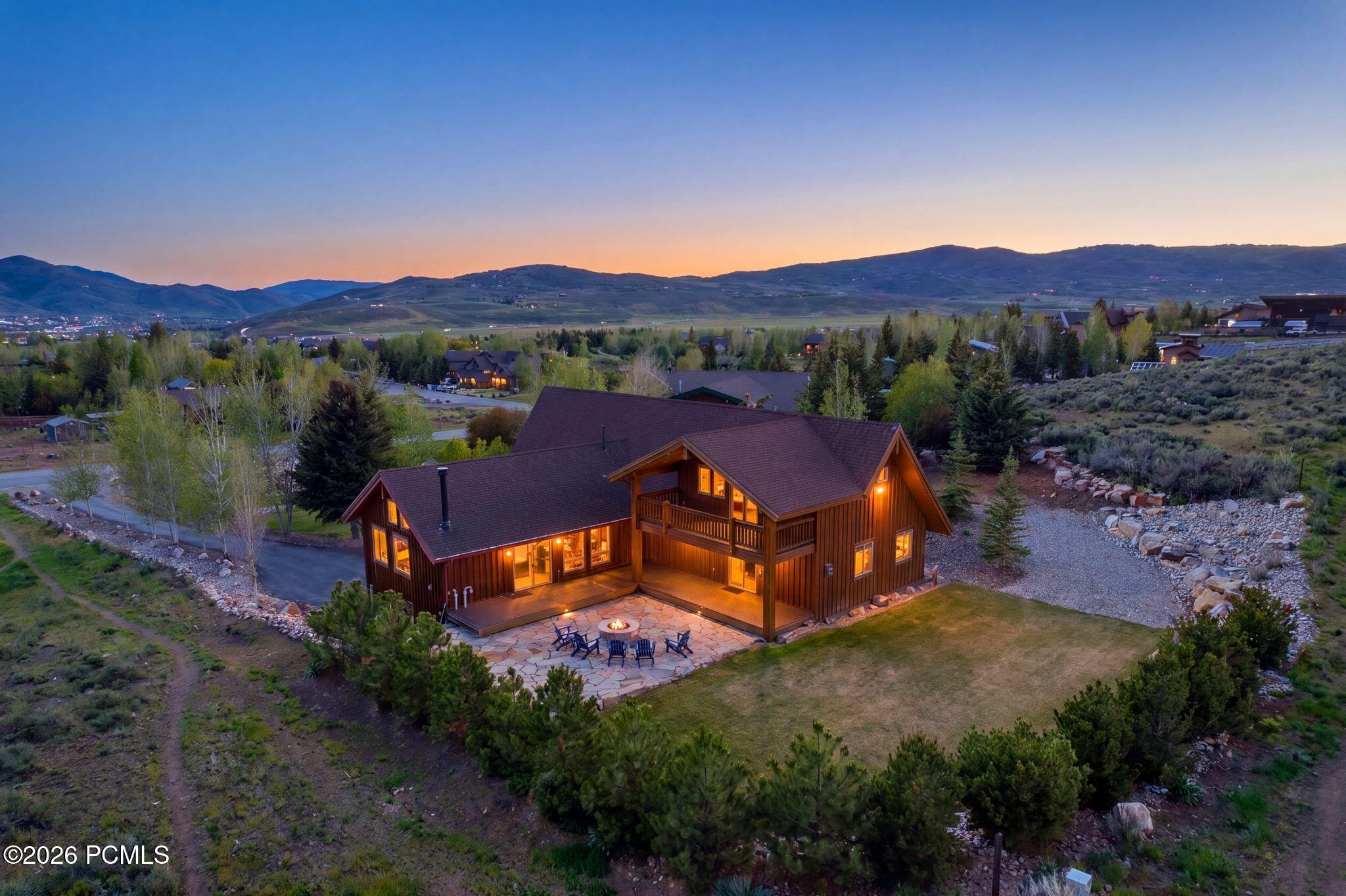 6120 Snowview Drive