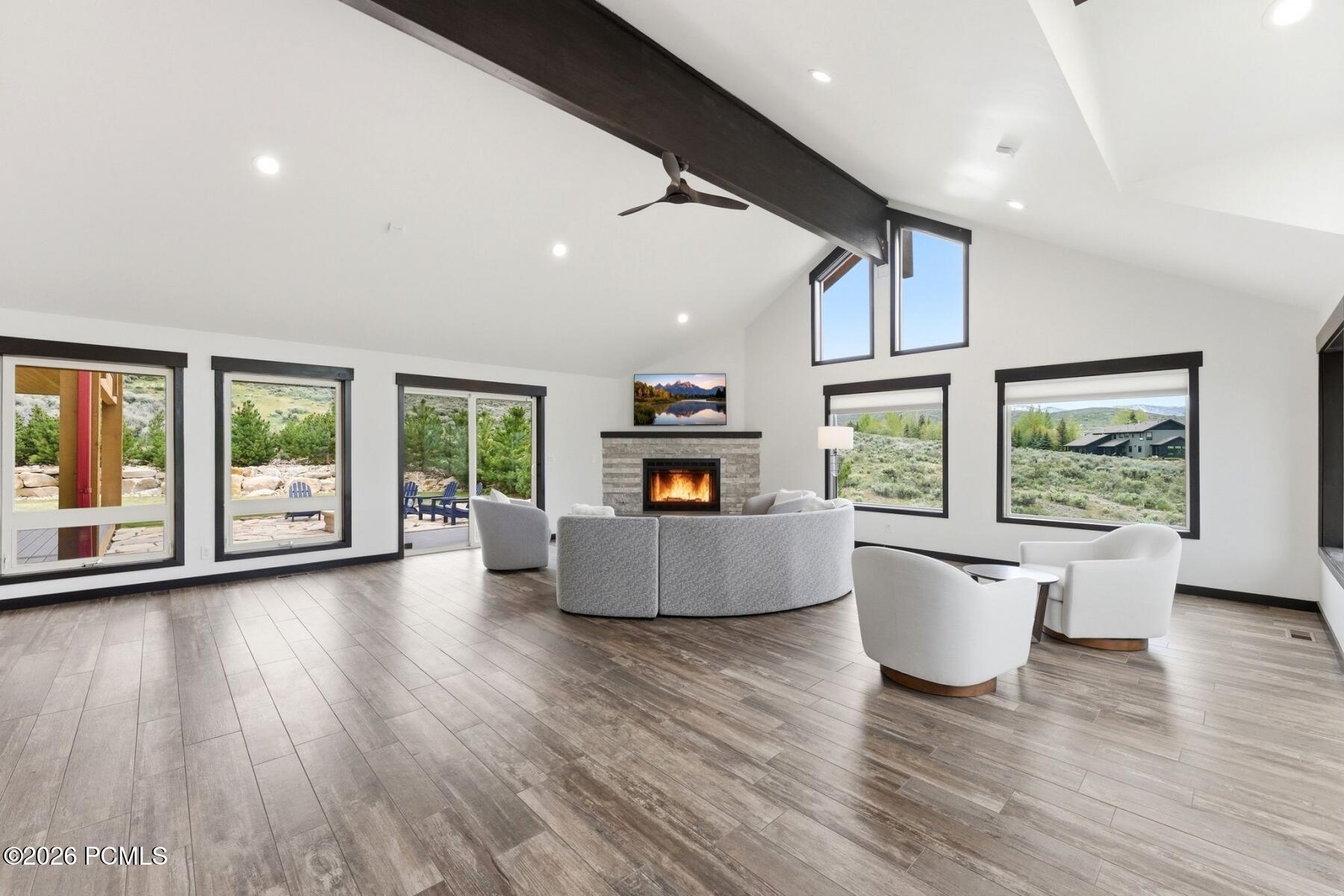 6120 Snowview Drive