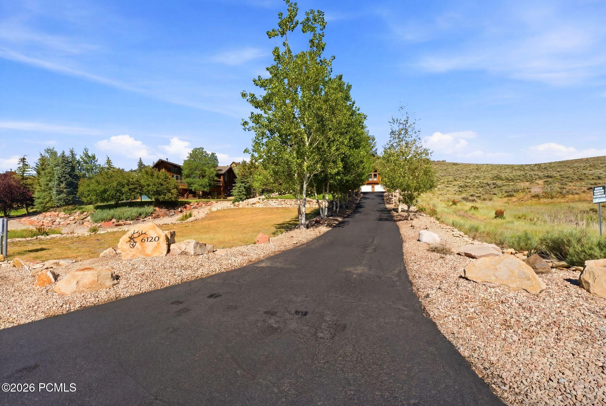 6120 Snowview Drive