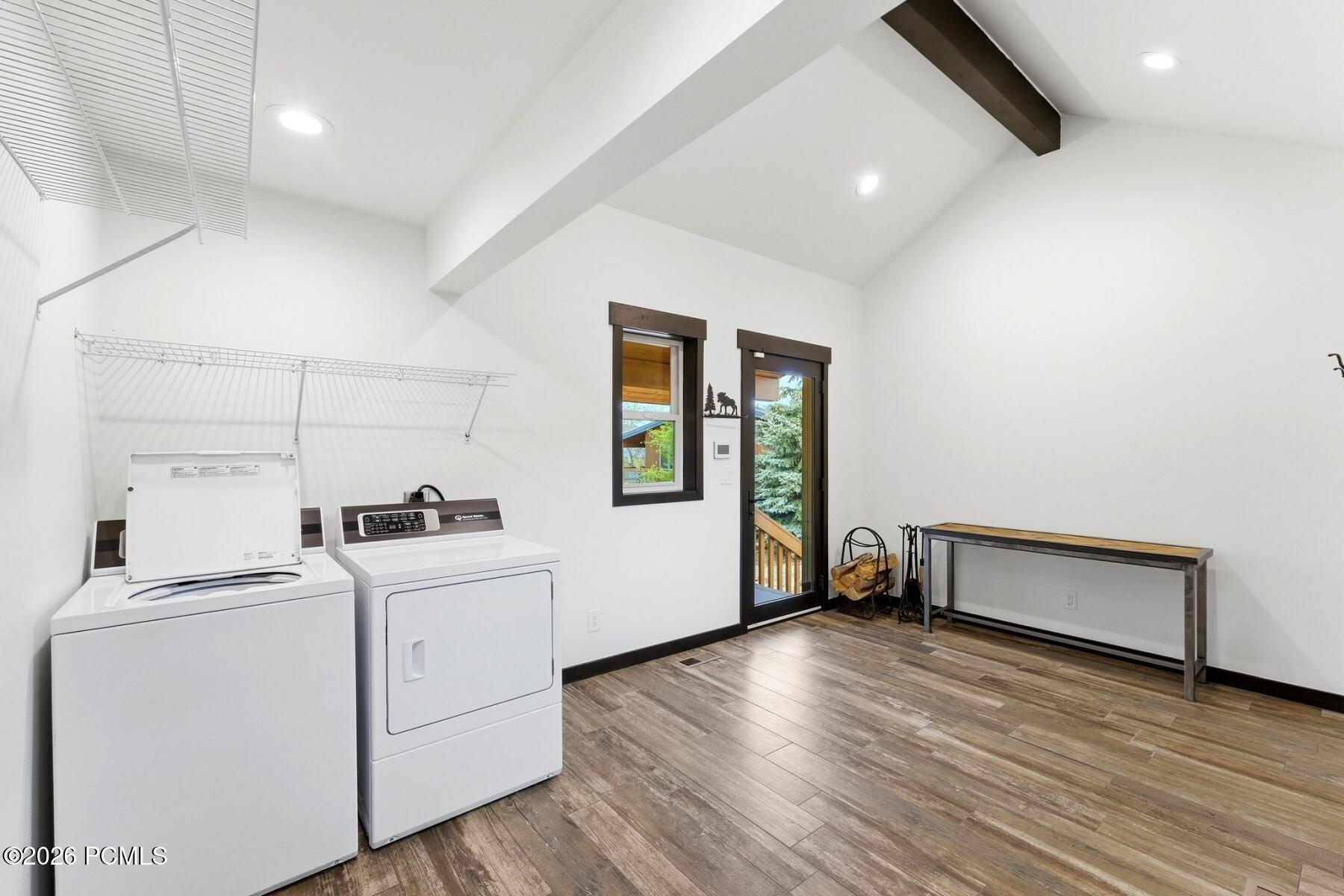 6120 Snowview Drive